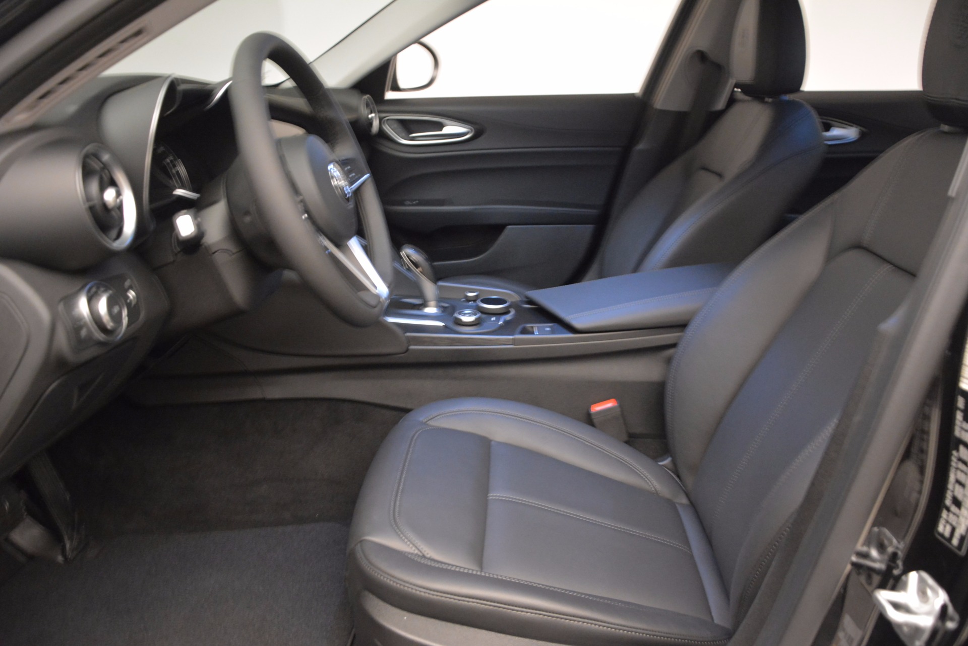 New-2017-Alfa-Romeo-Giulia-Q4