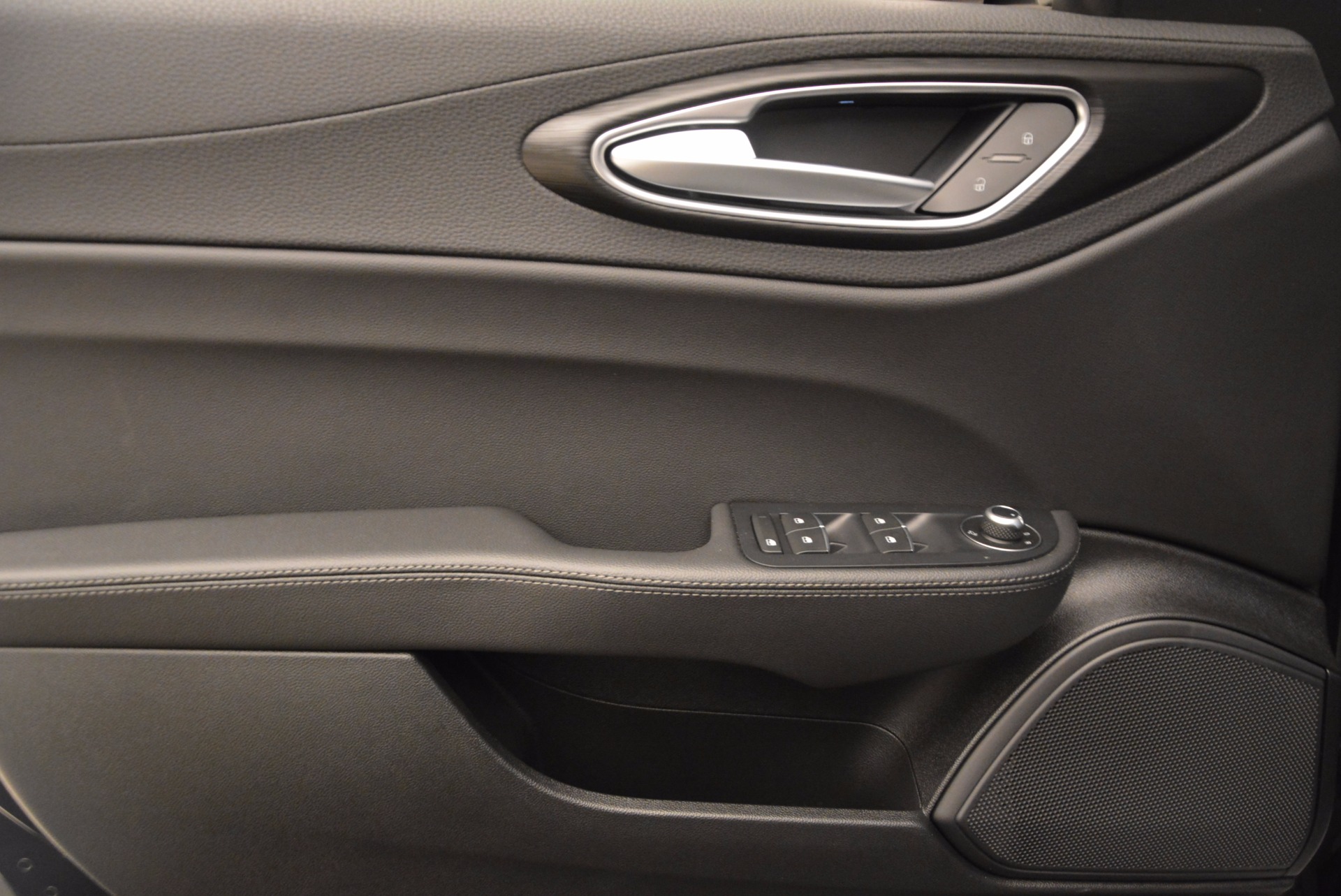 New-2017-Alfa-Romeo-Giulia-Q4