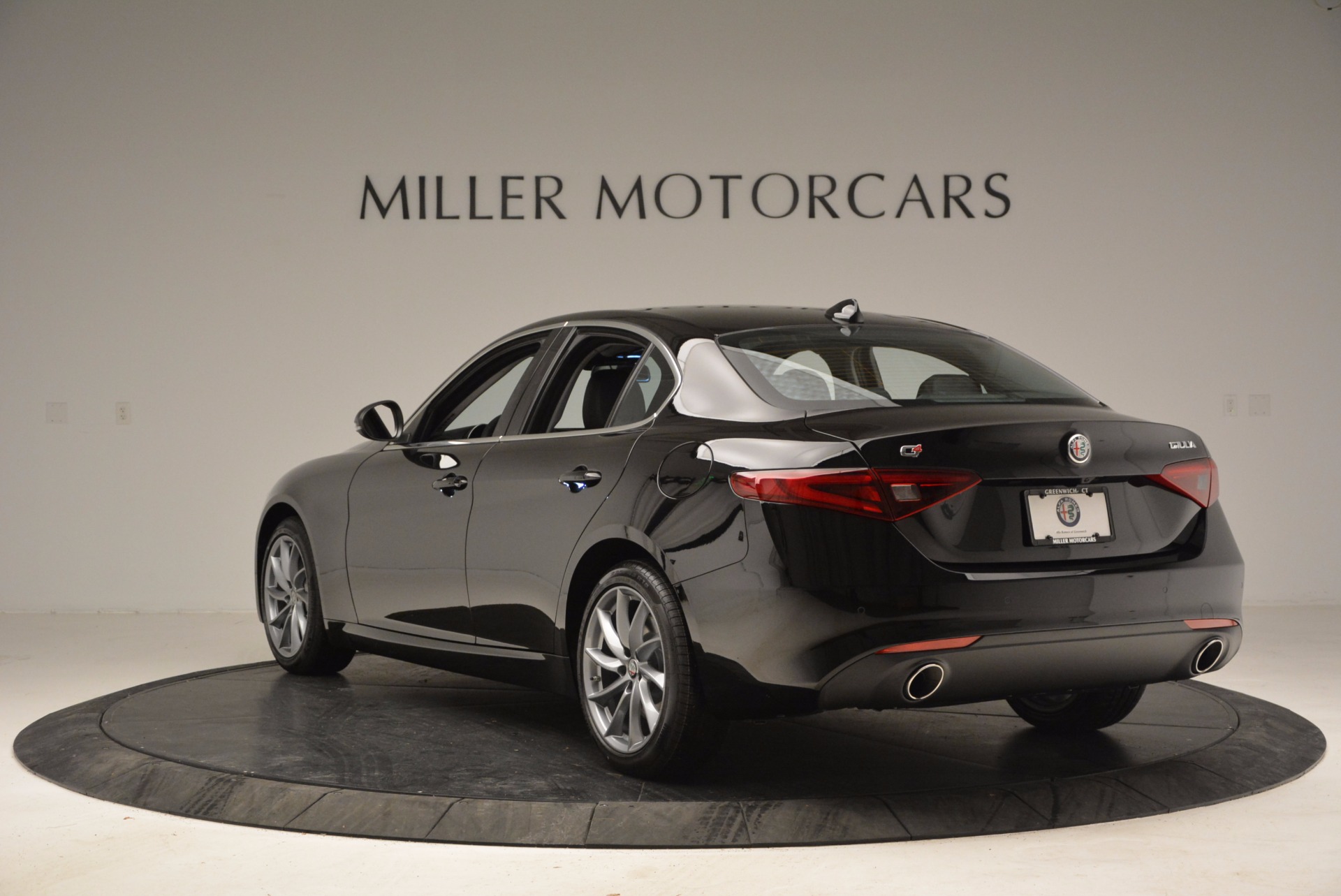 New-2017-Alfa-Romeo-Giulia-Q4