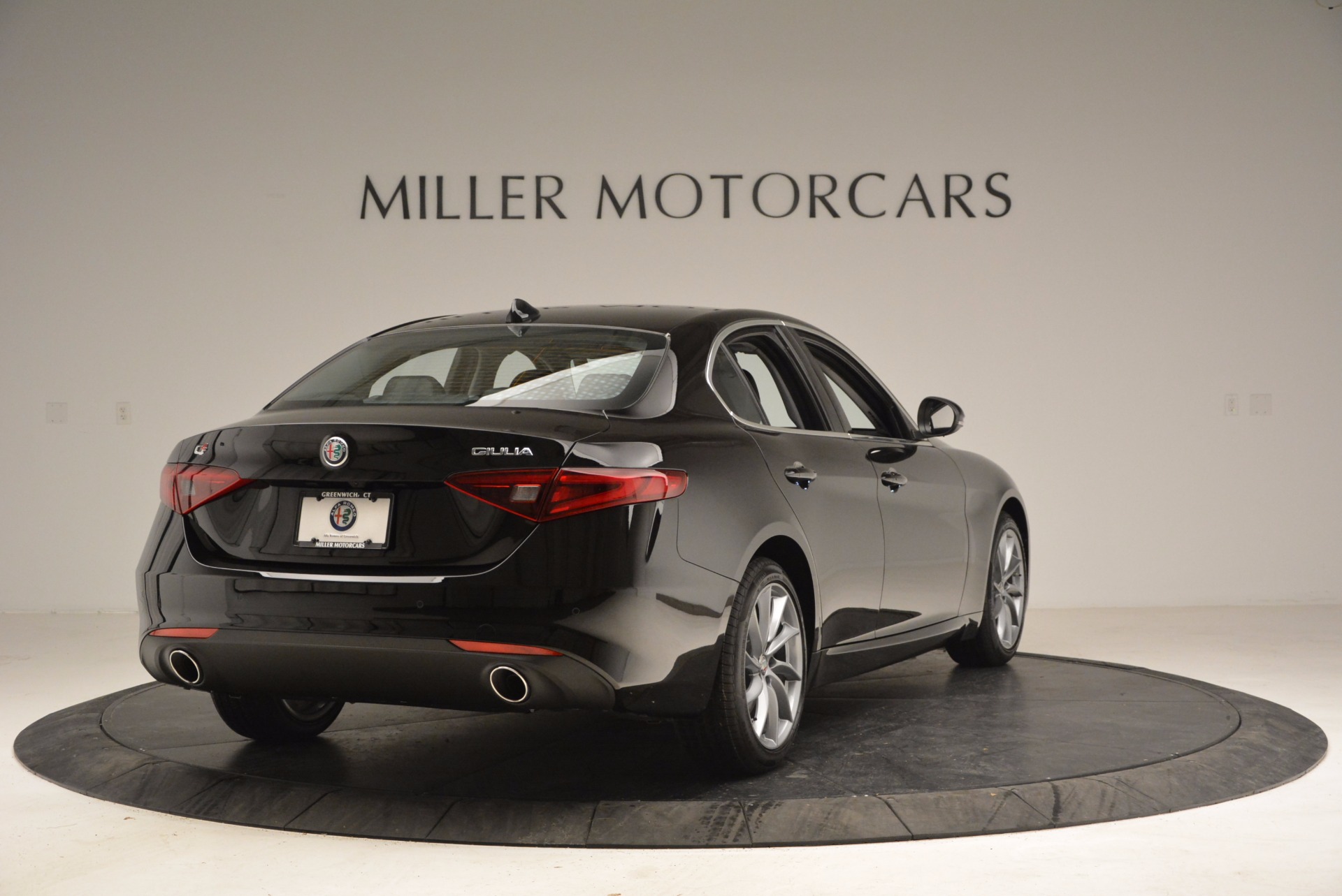 New-2017-Alfa-Romeo-Giulia-Q4