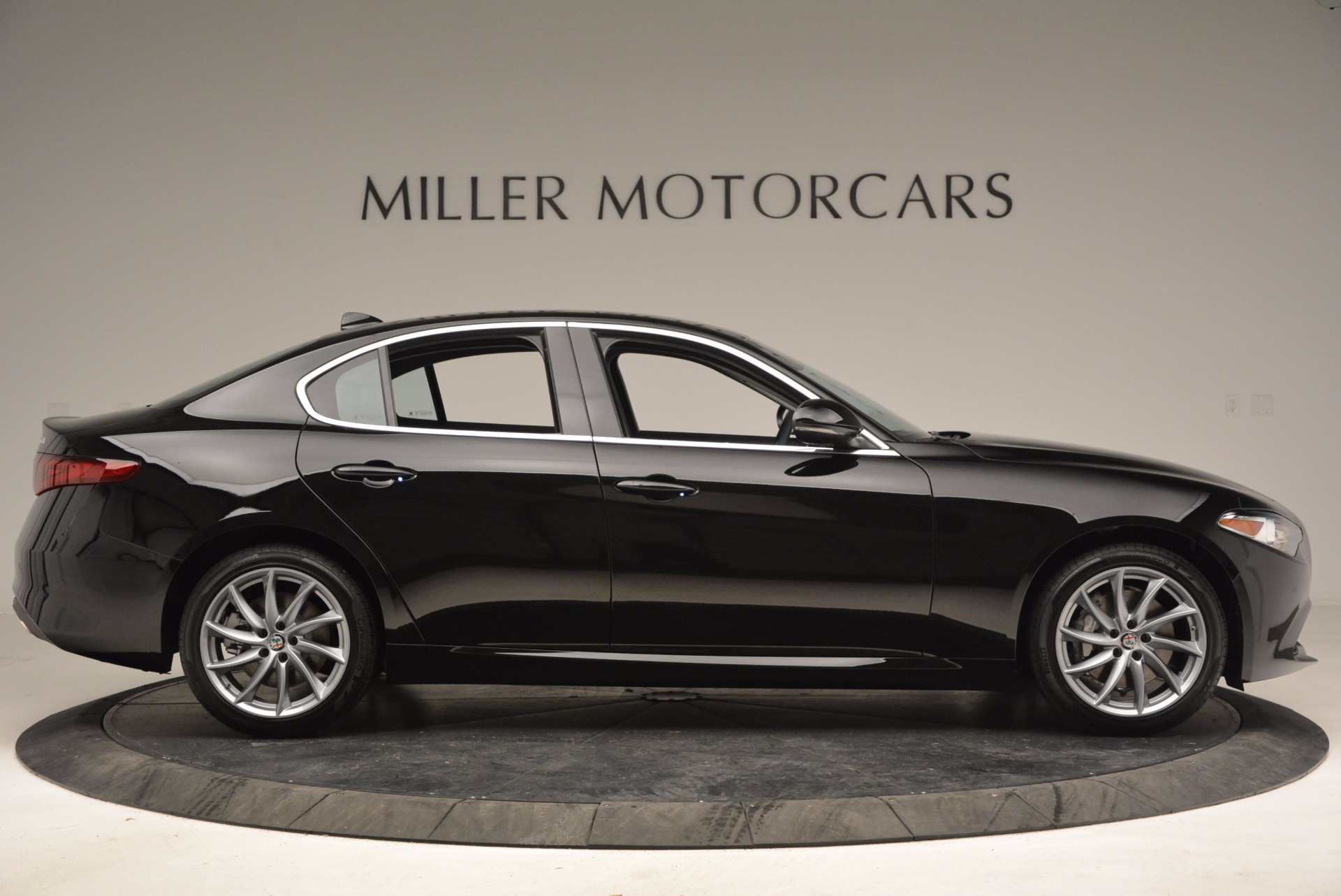 New-2017-Alfa-Romeo-Giulia-Q4