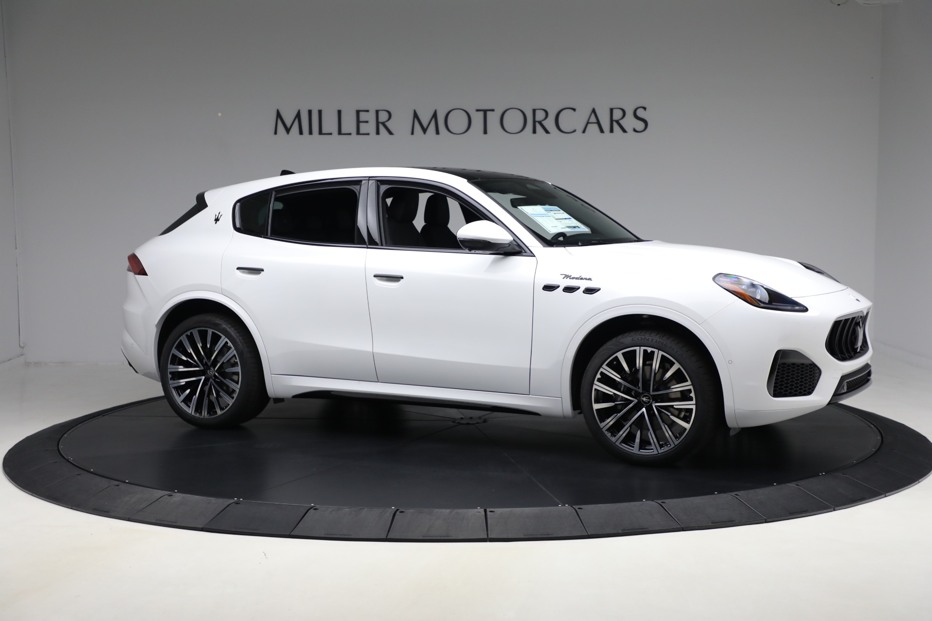 New-2025-Maserati-Grecale-Modena