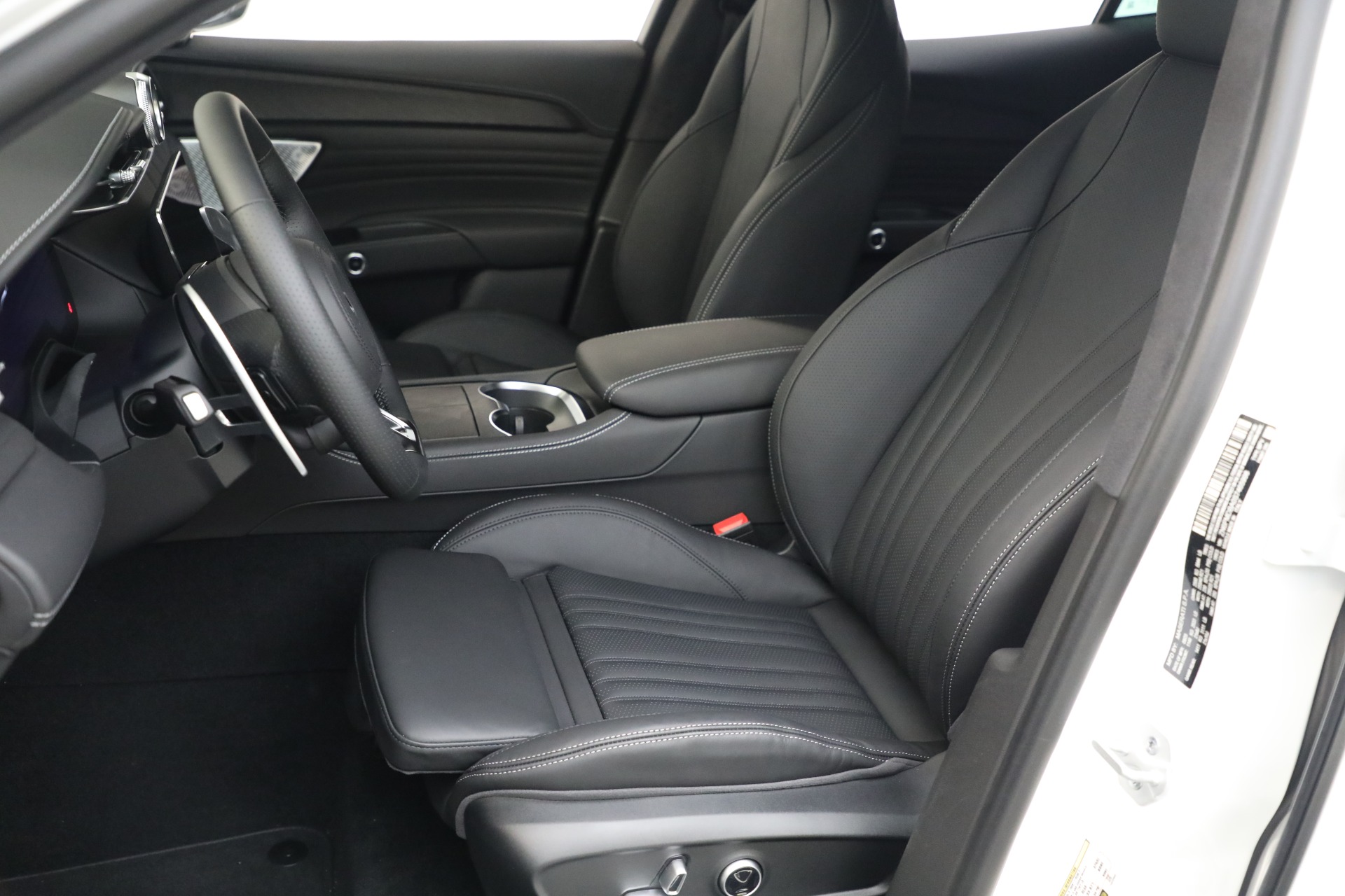 New-2025-Maserati-Grecale-Modena