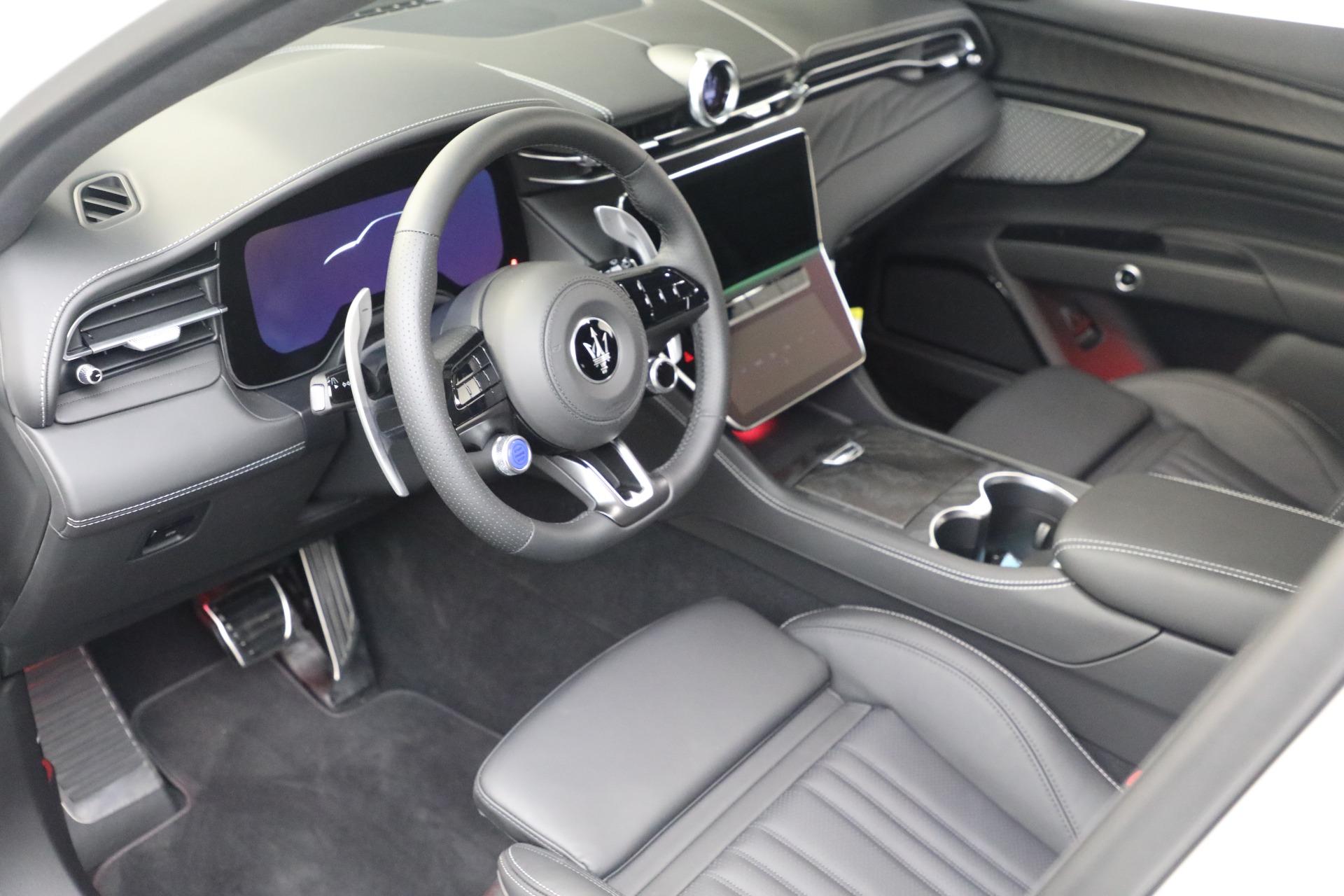 New-2025-Maserati-Grecale-Modena