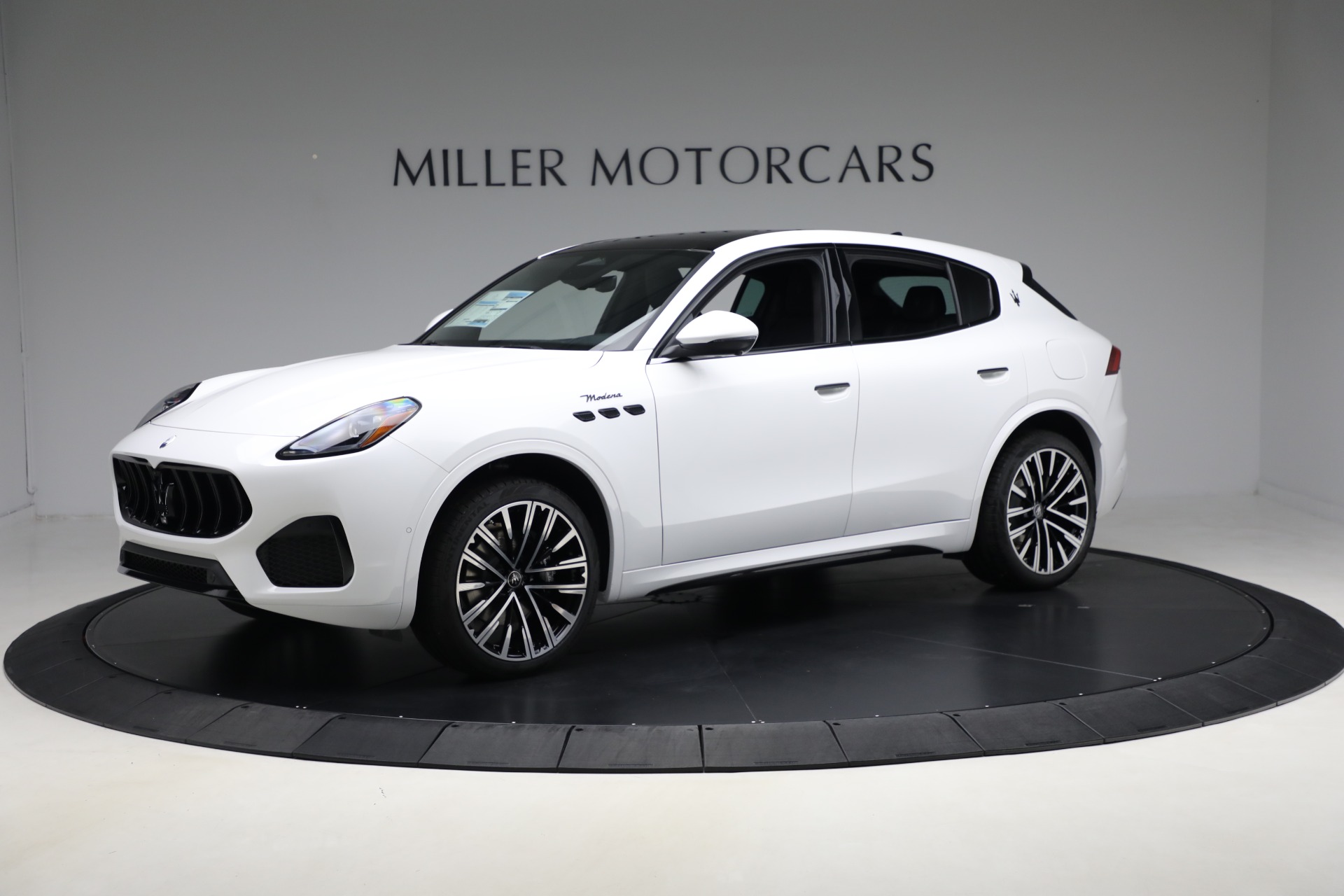 New-2025-Maserati-Grecale-Modena