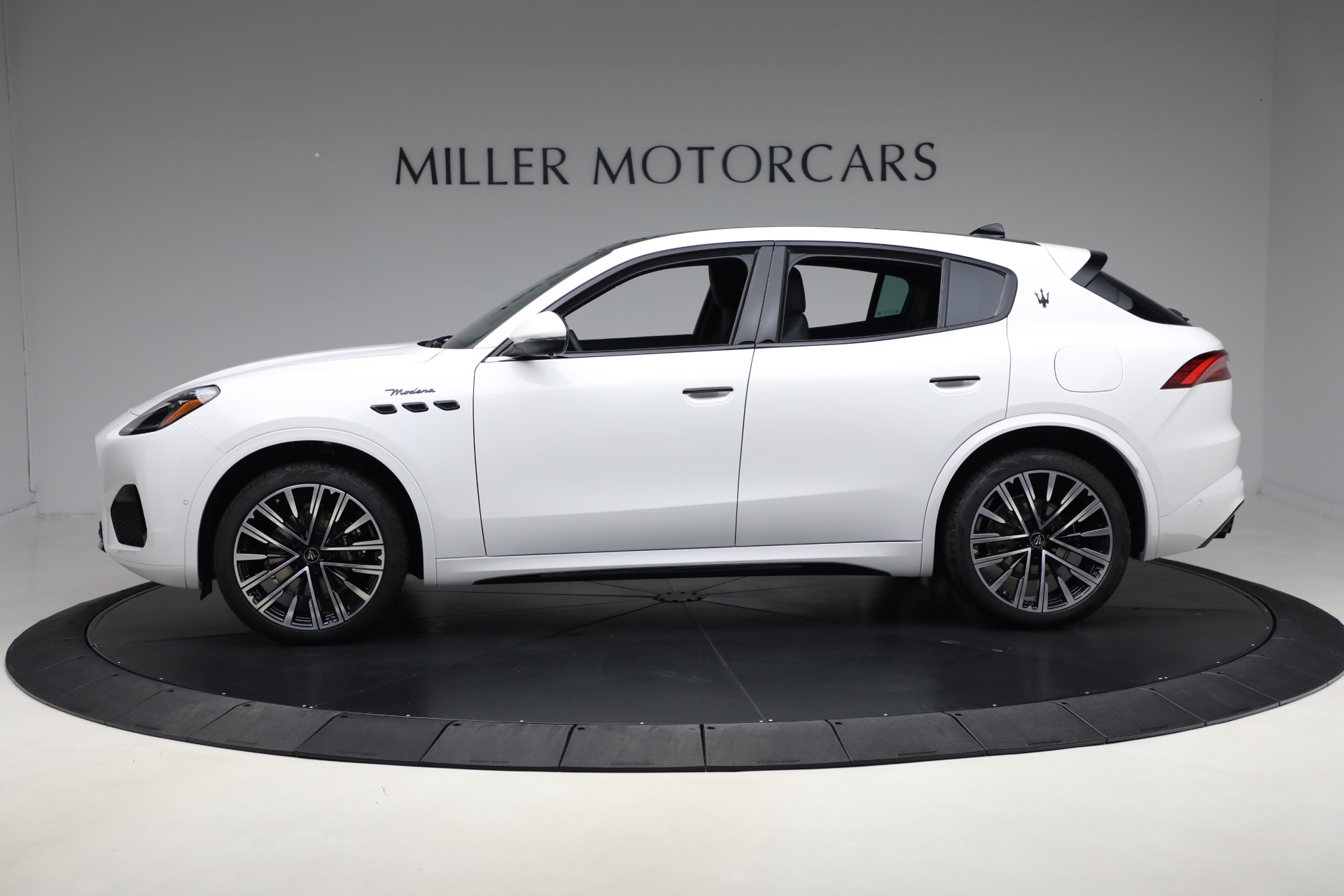 New-2025-Maserati-Grecale-Modena