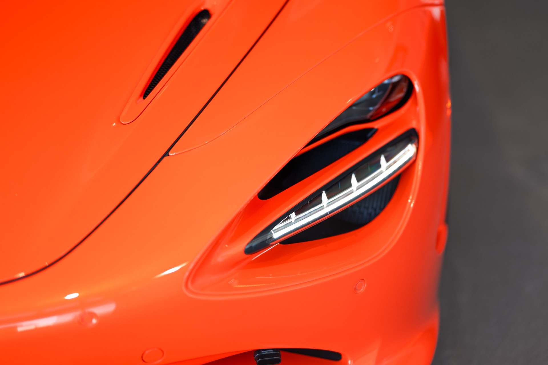 Used-2024-McLaren-750S