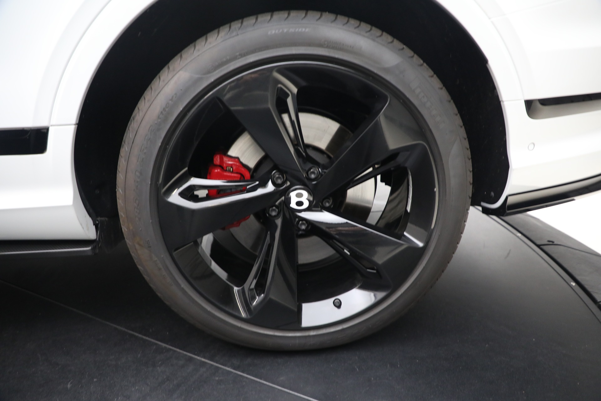 Used-2025-Bentley-Bentayga-EWB-Azure-V8