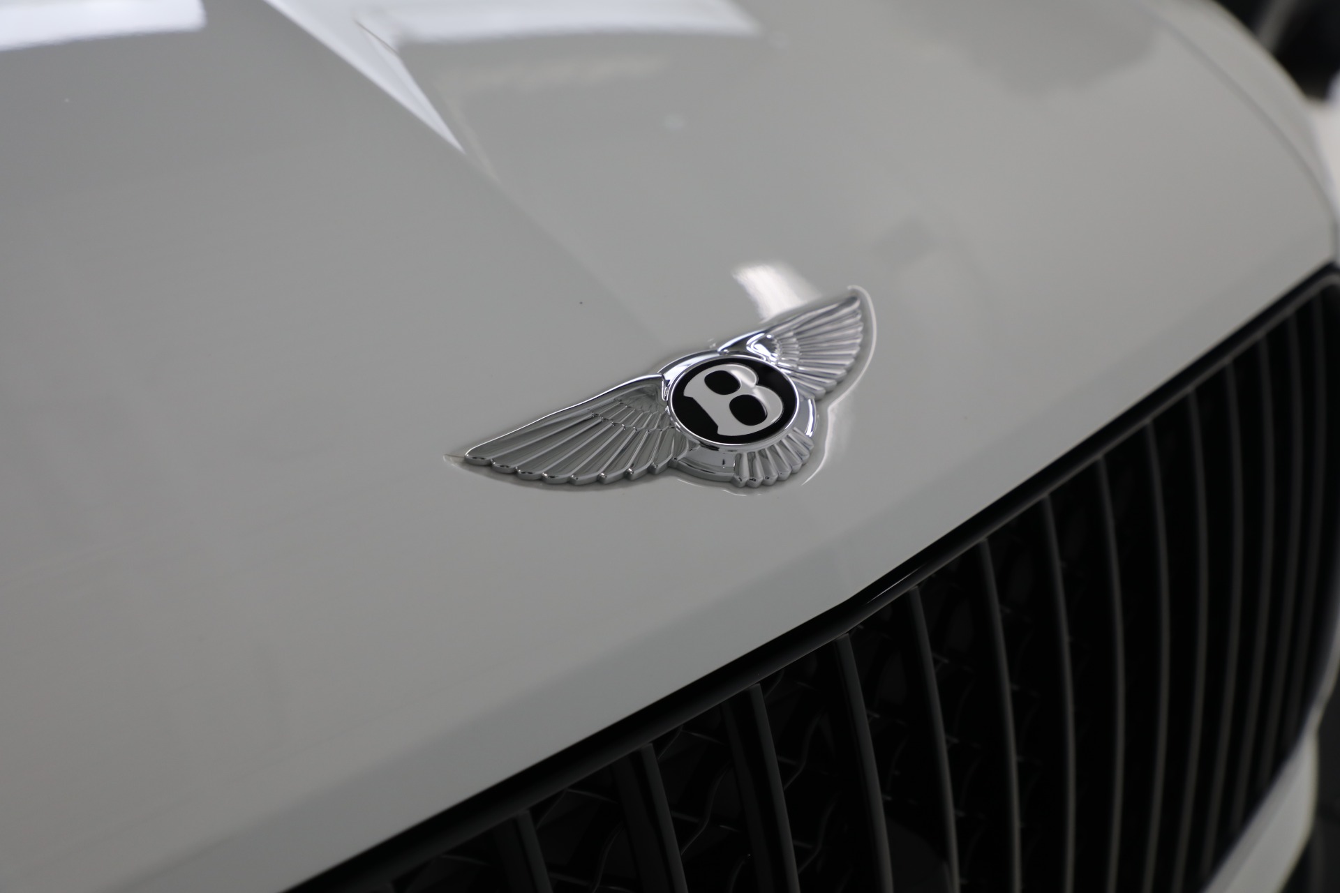 Used-2025-Bentley-Bentayga-EWB-Azure-V8