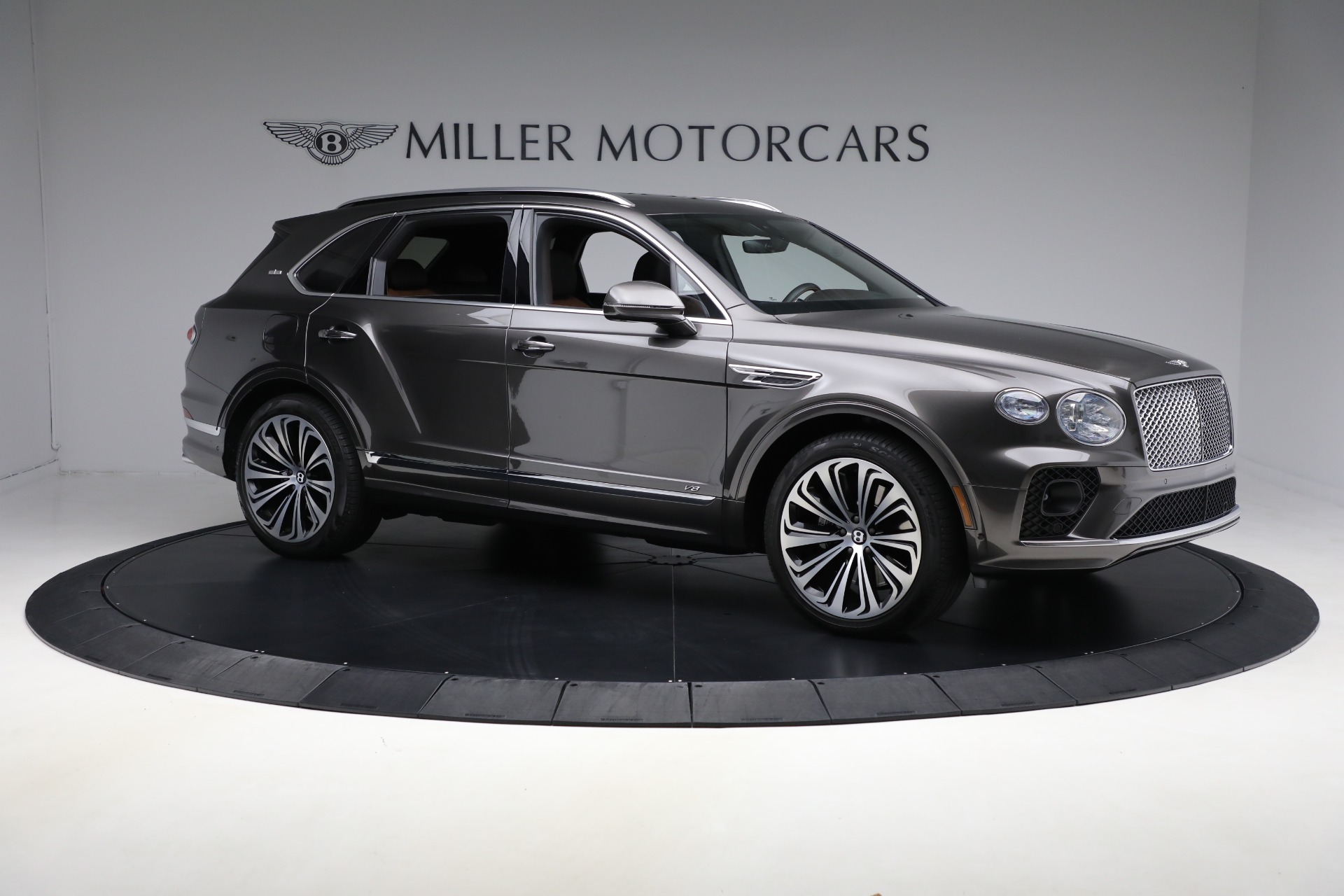 Used-2021-Bentley-Bentayga-V8