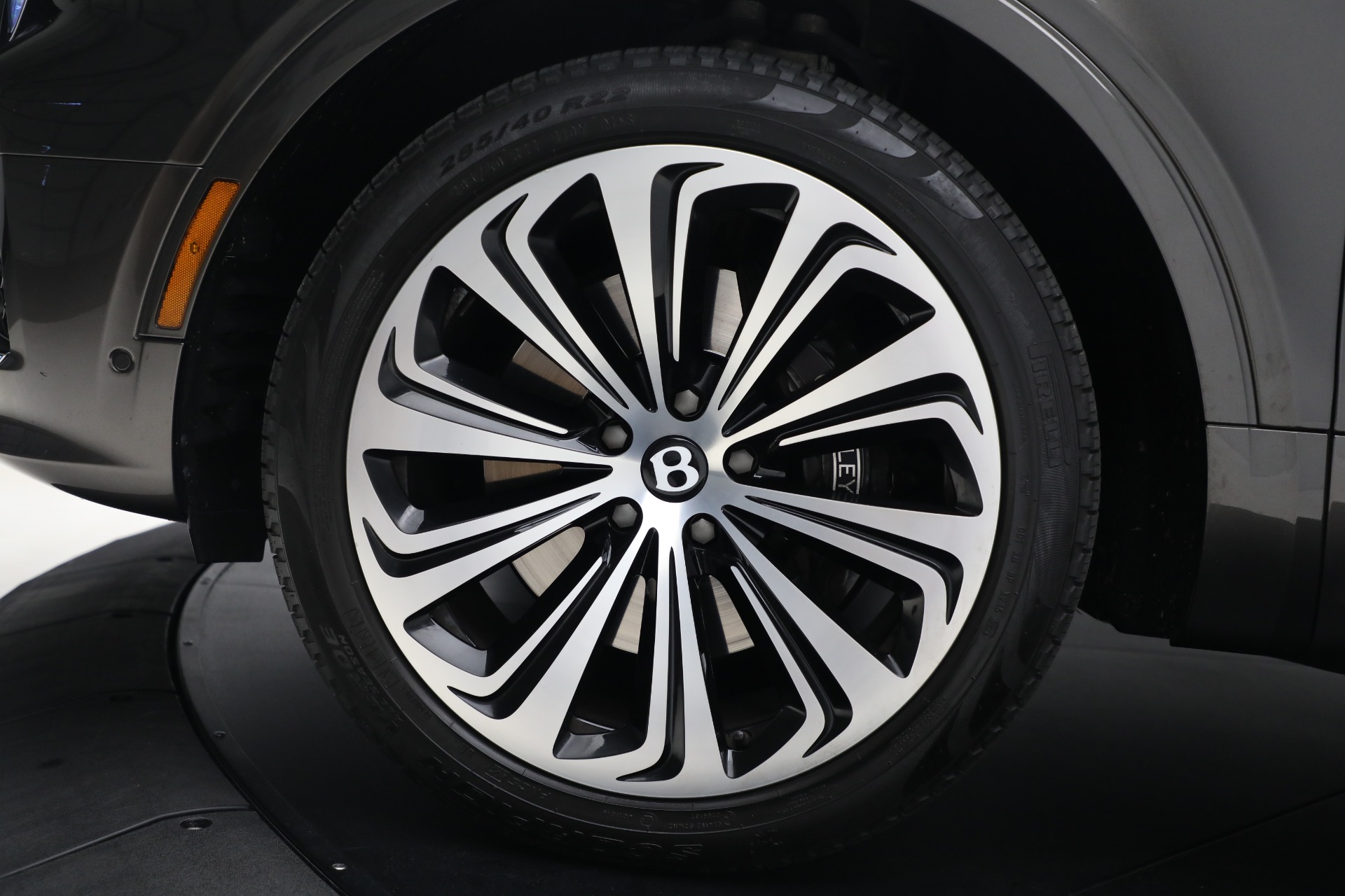 Used-2021-Bentley-Bentayga-V8