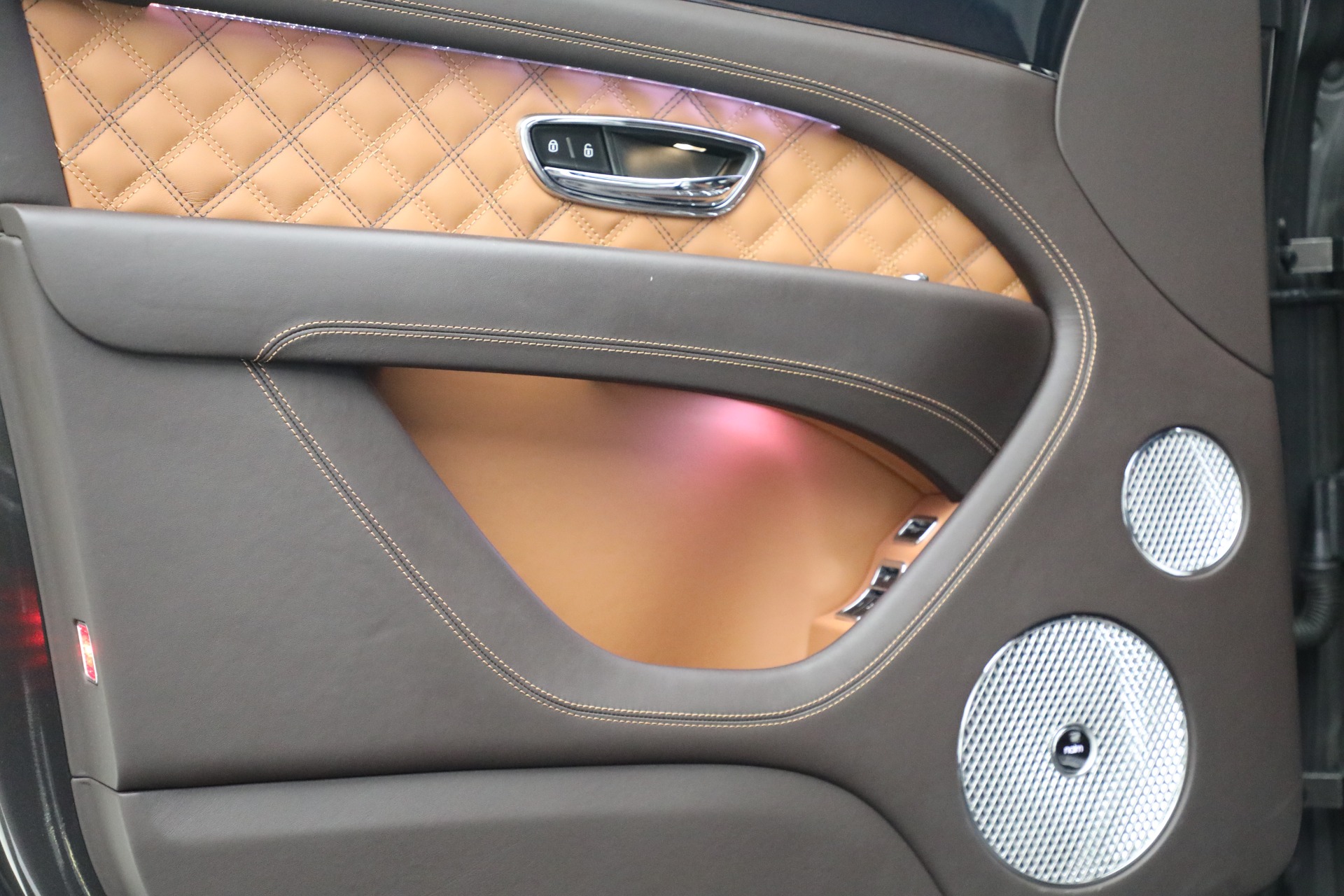 Used-2021-Bentley-Bentayga-V8