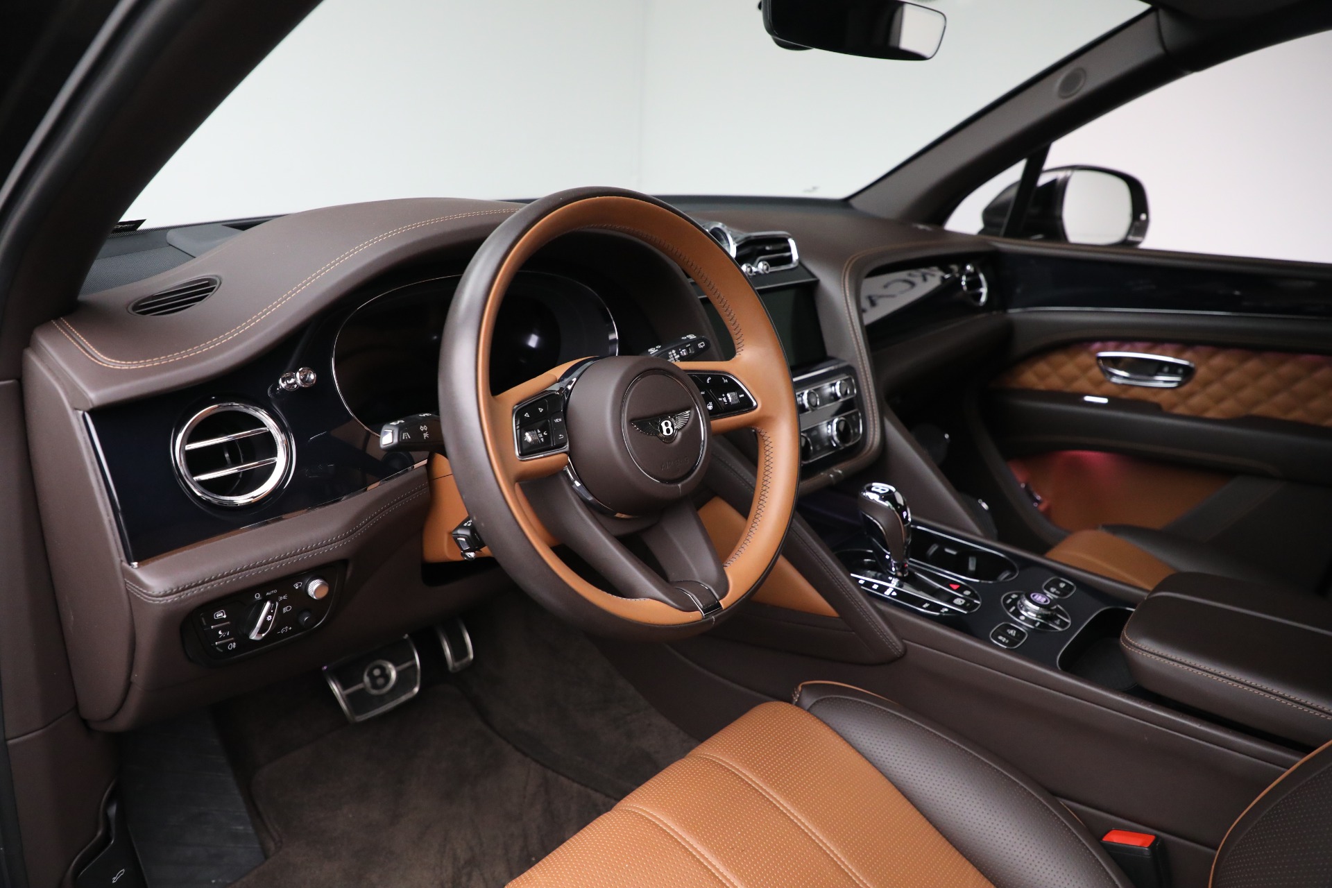 Used-2021-Bentley-Bentayga-V8