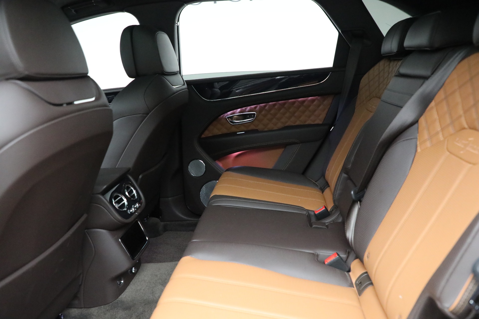 Used-2021-Bentley-Bentayga-V8