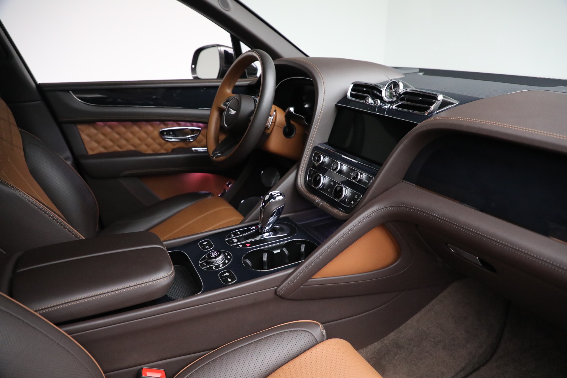 Used-2021-Bentley-Bentayga-V8