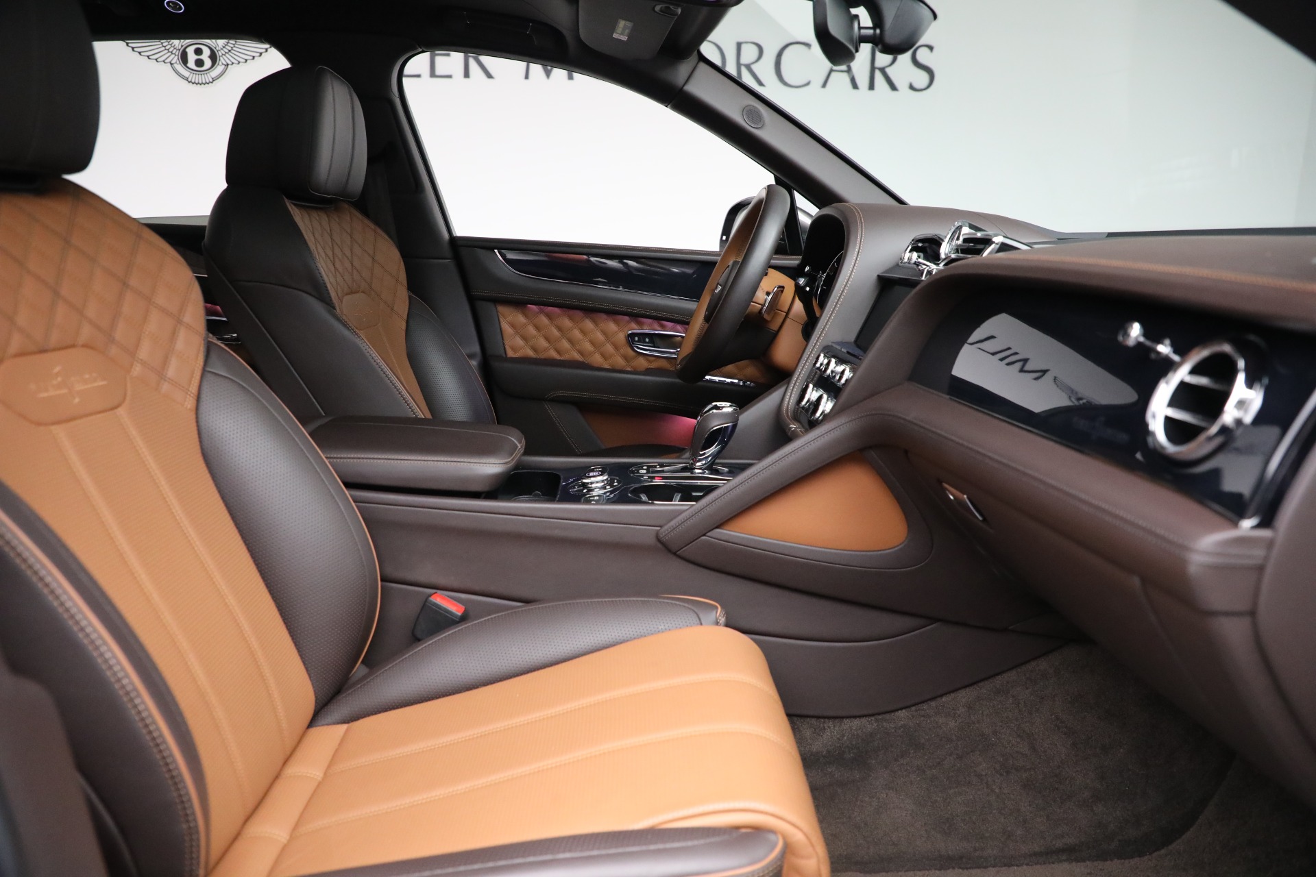 Used-2021-Bentley-Bentayga-V8