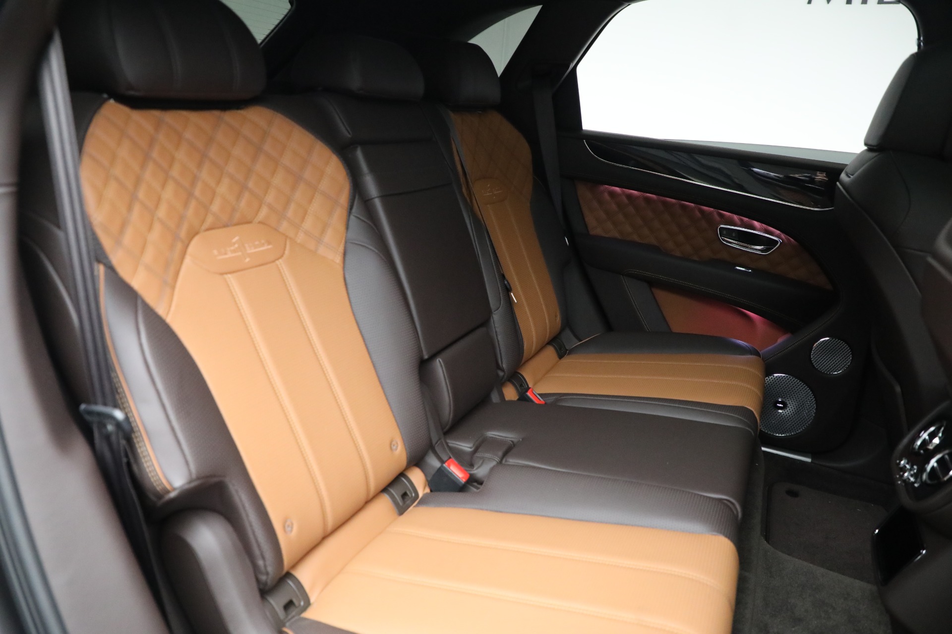 Used-2021-Bentley-Bentayga-V8