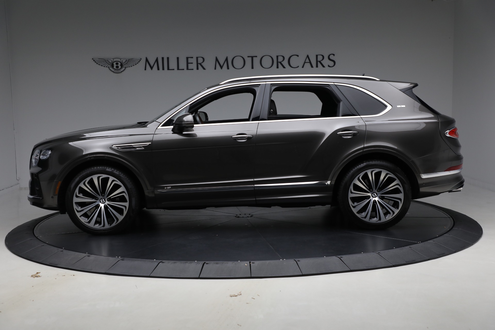 Used-2021-Bentley-Bentayga-V8