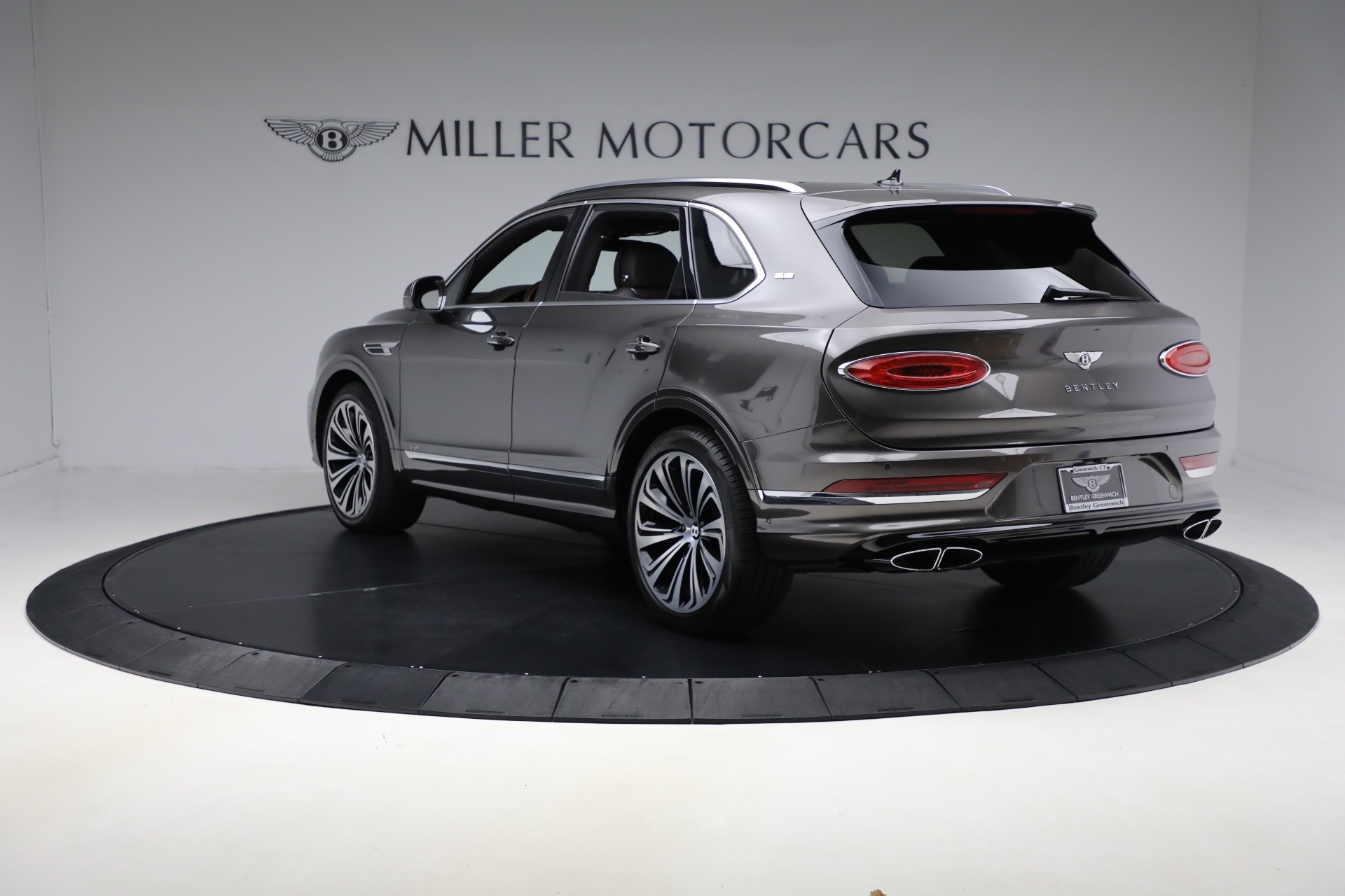 Used-2021-Bentley-Bentayga-V8