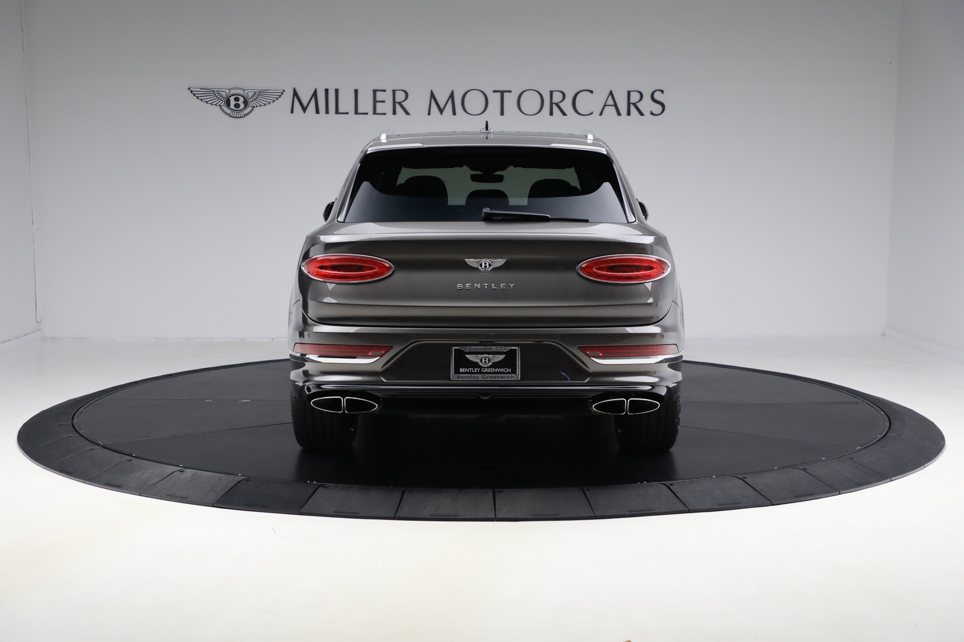 Used-2021-Bentley-Bentayga-V8