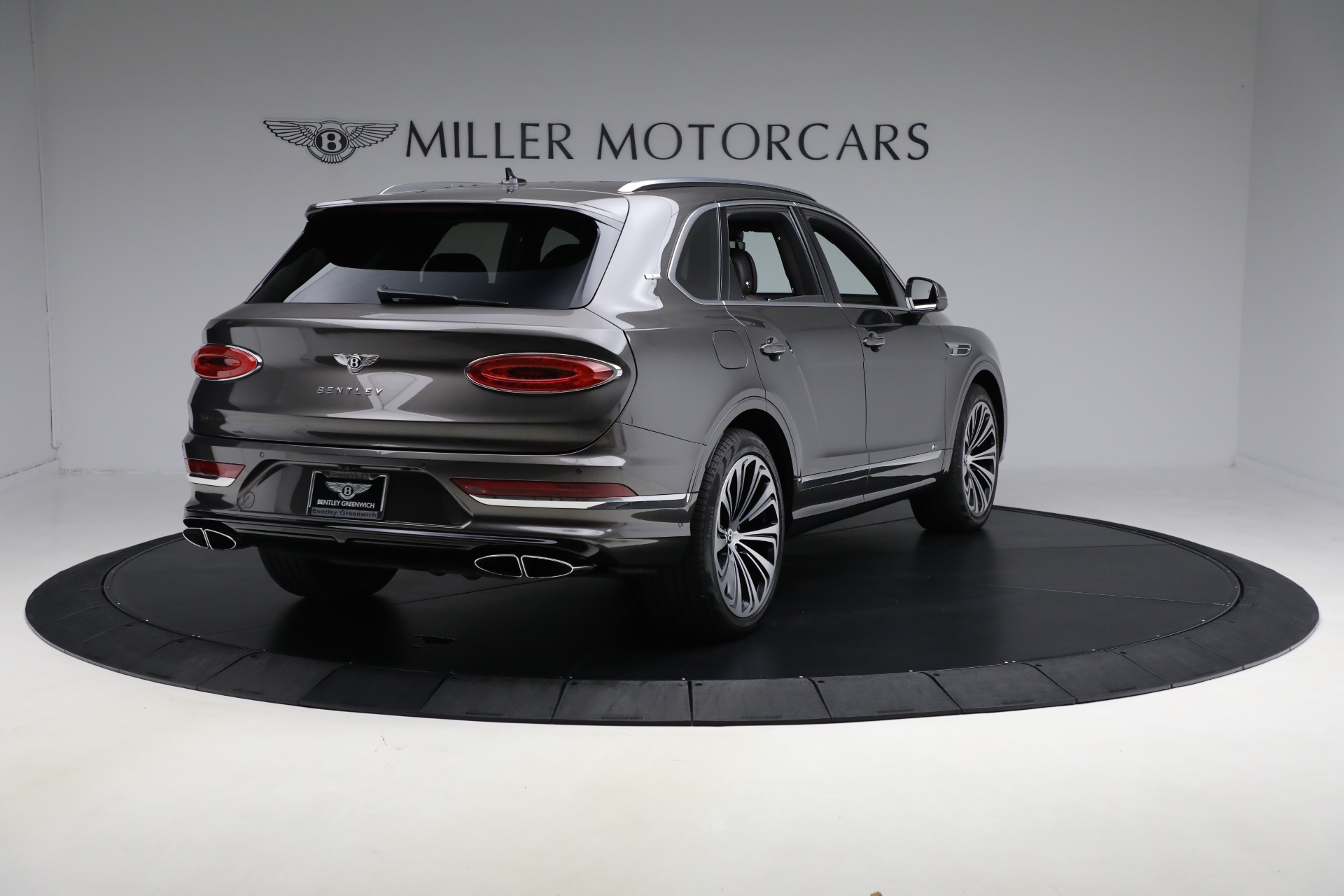 Used-2021-Bentley-Bentayga-V8