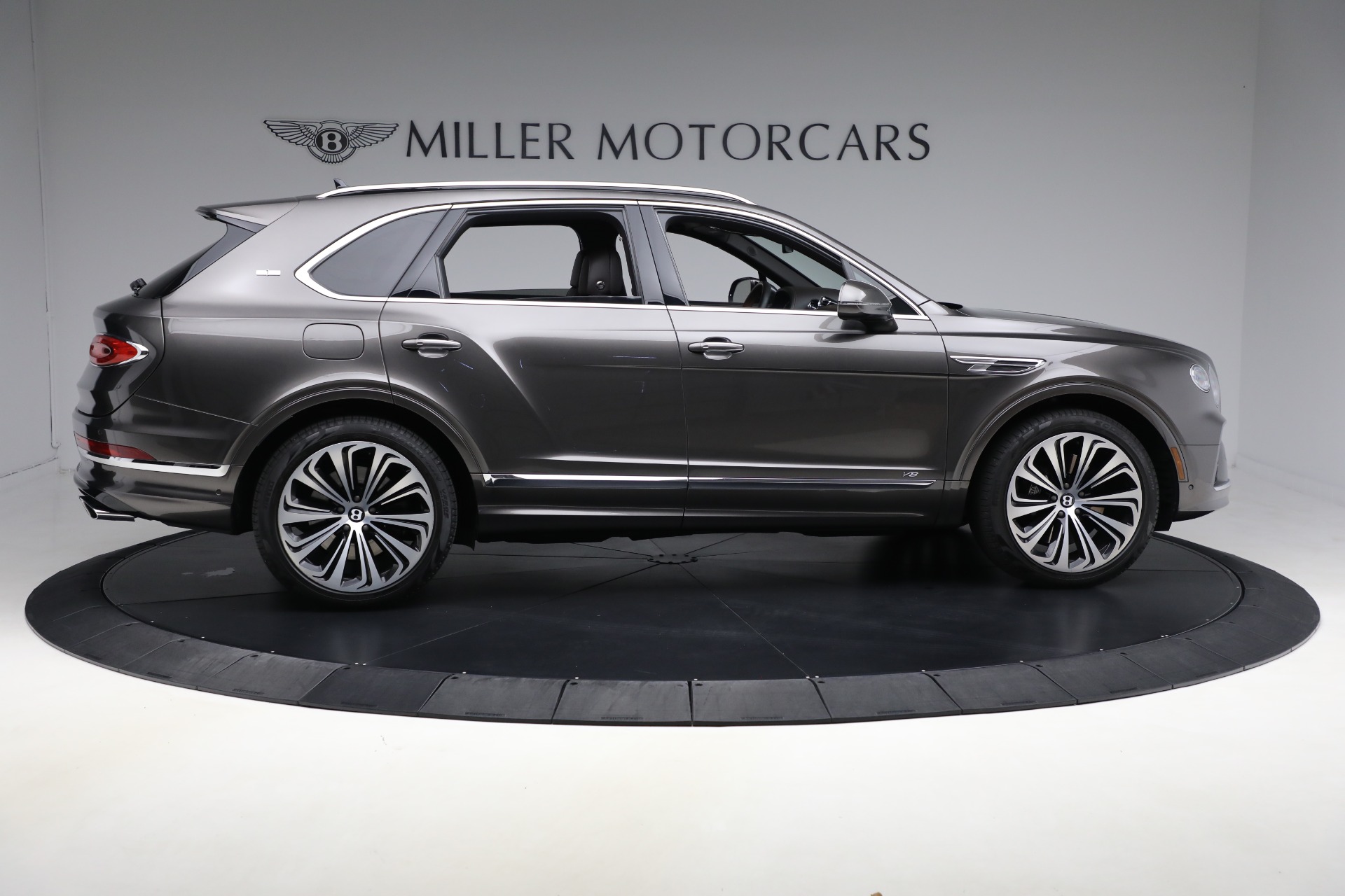 Used-2021-Bentley-Bentayga-V8