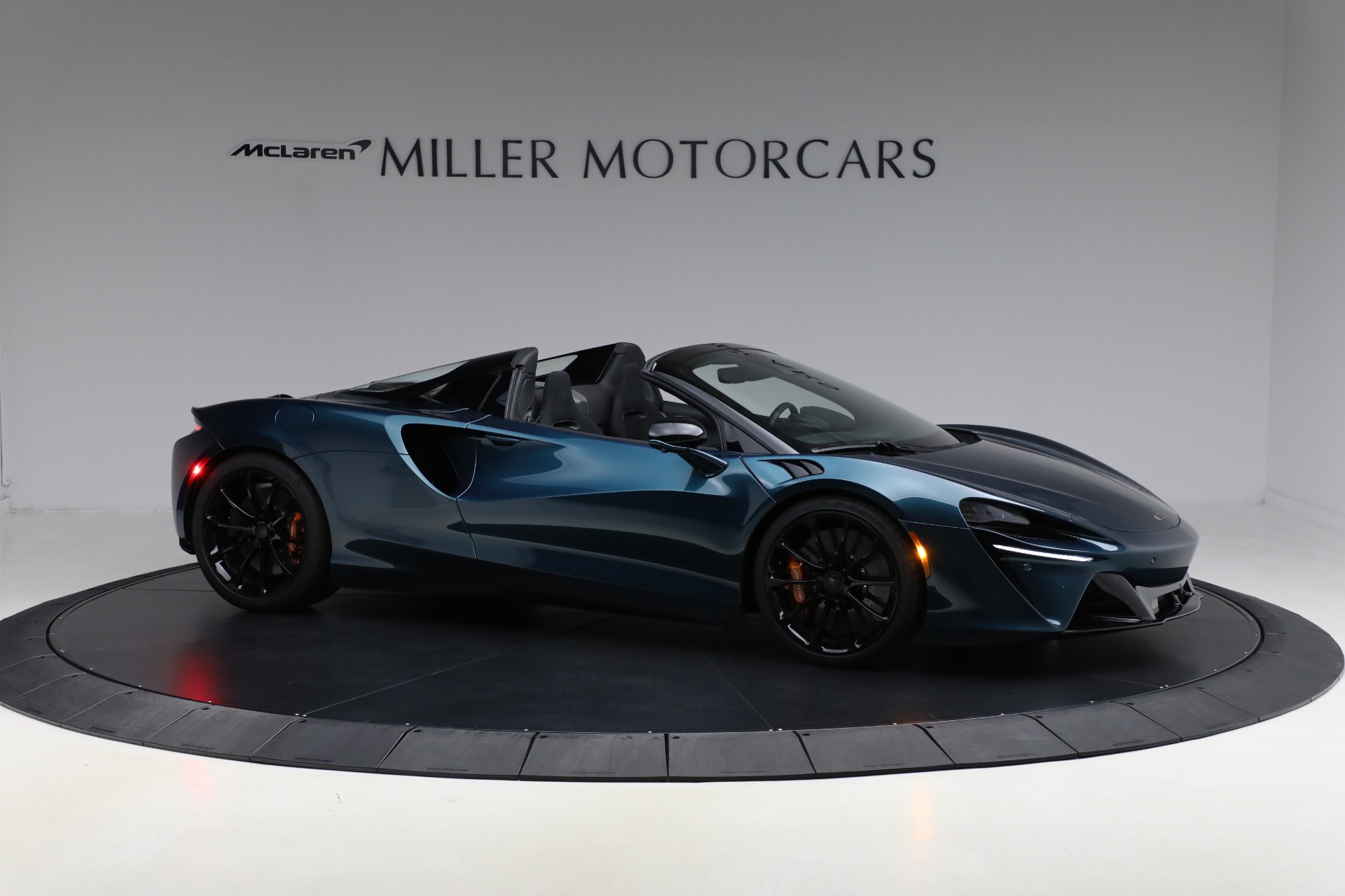 Used-2025-McLaren-Artura-Spider