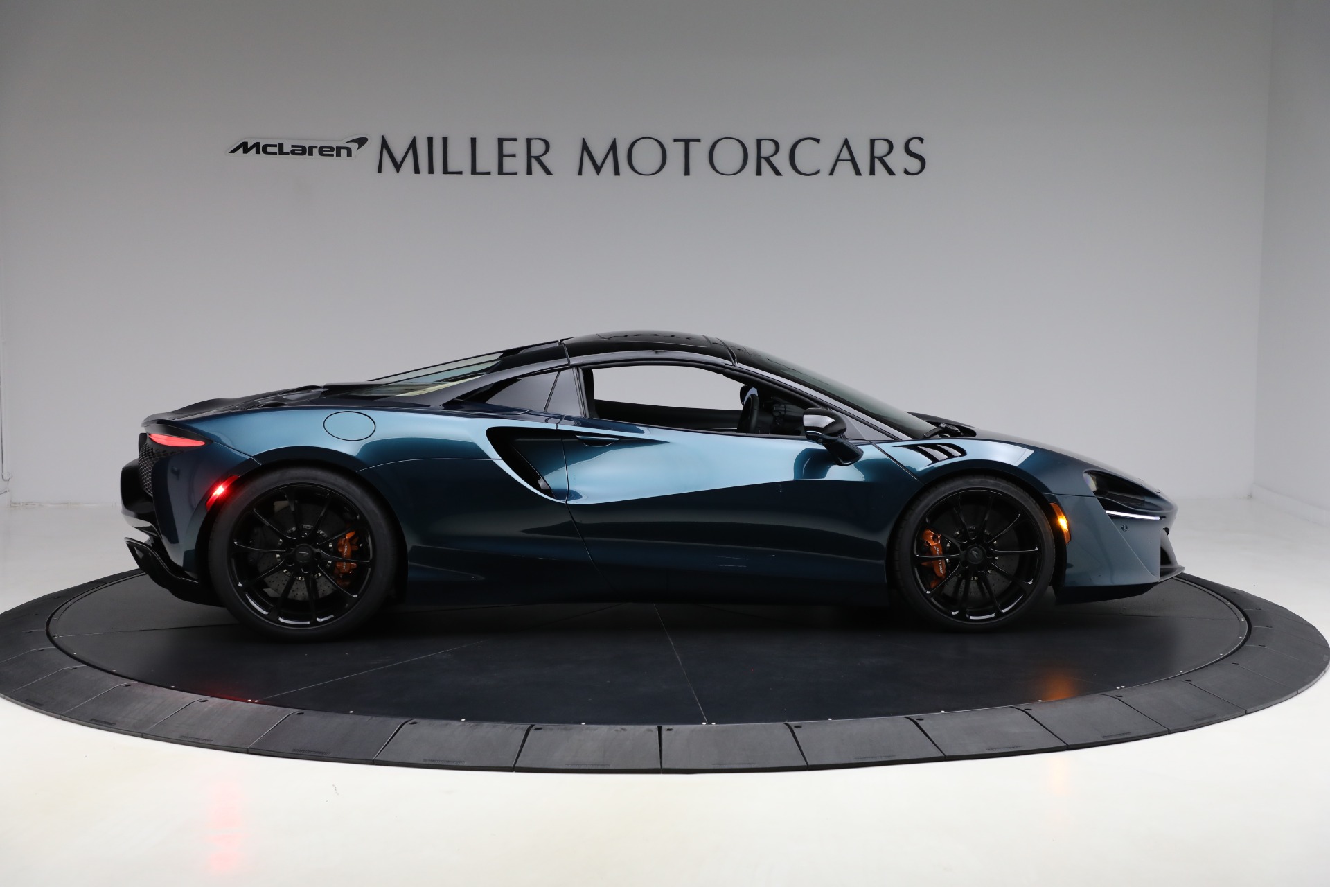 Used-2025-McLaren-Artura-Spider