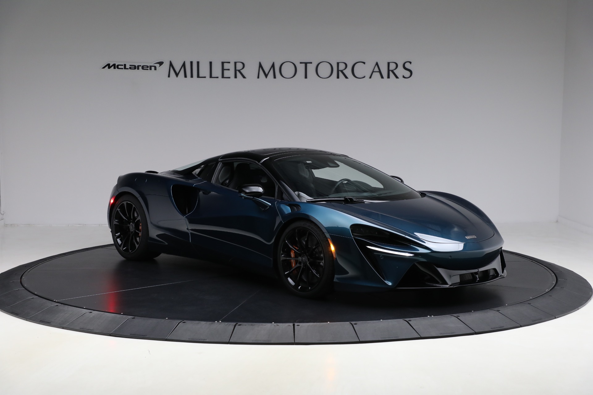 Used-2025-McLaren-Artura-Spider