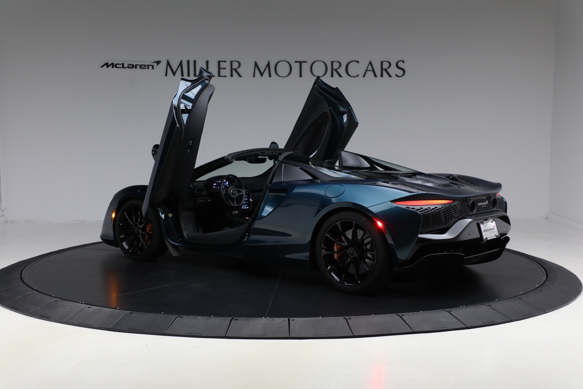 Used-2025-McLaren-Artura-Spider