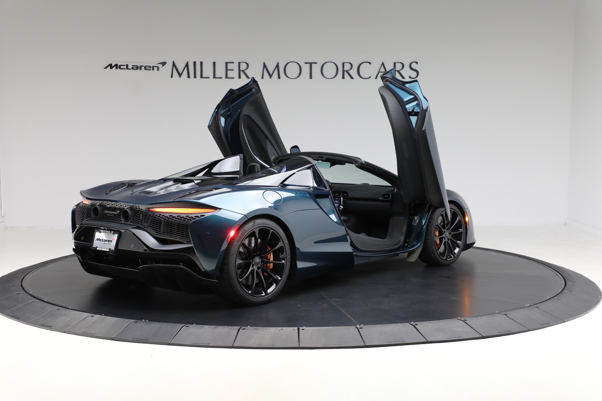 Used-2025-McLaren-Artura-Spider