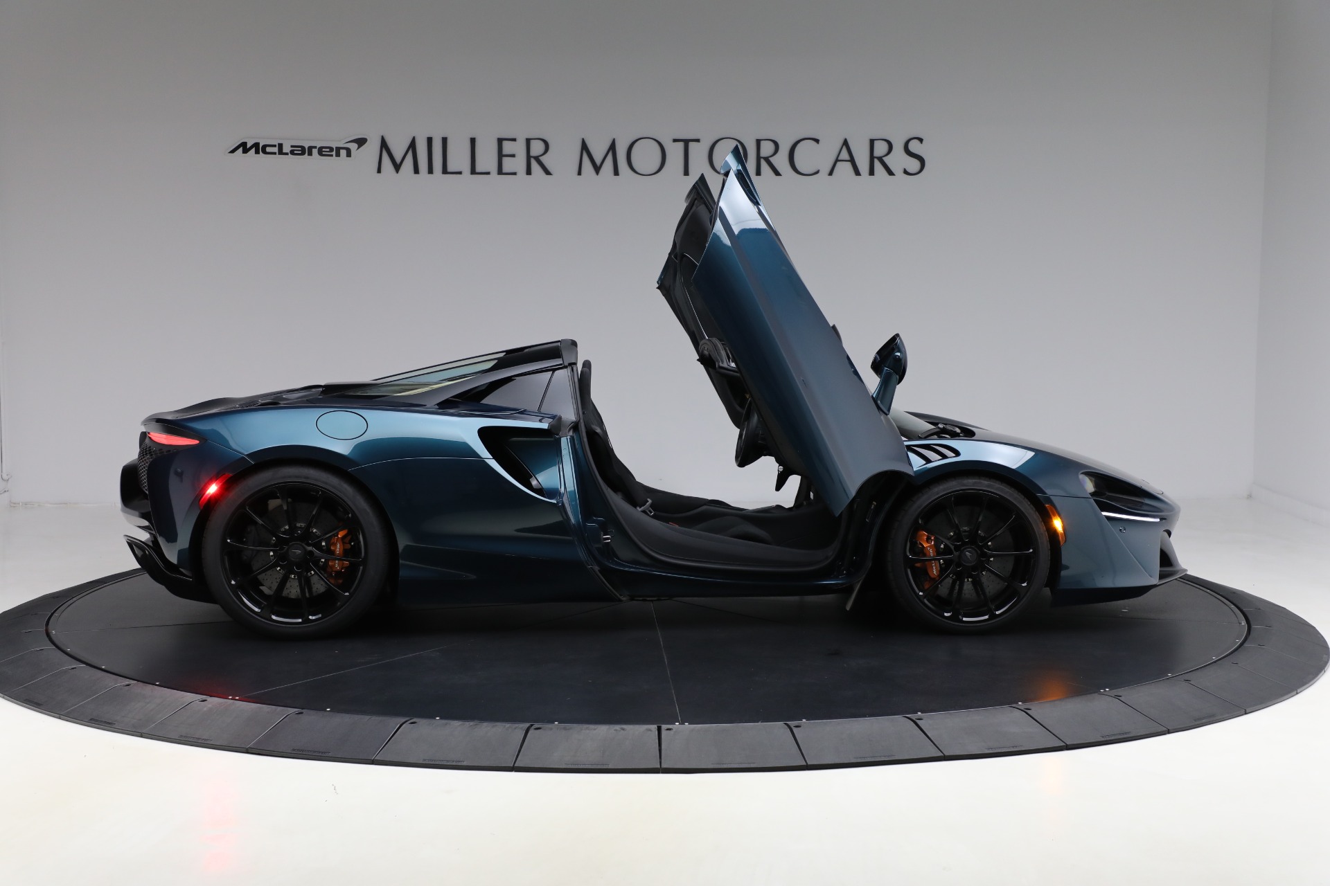 Used-2025-McLaren-Artura-Spider