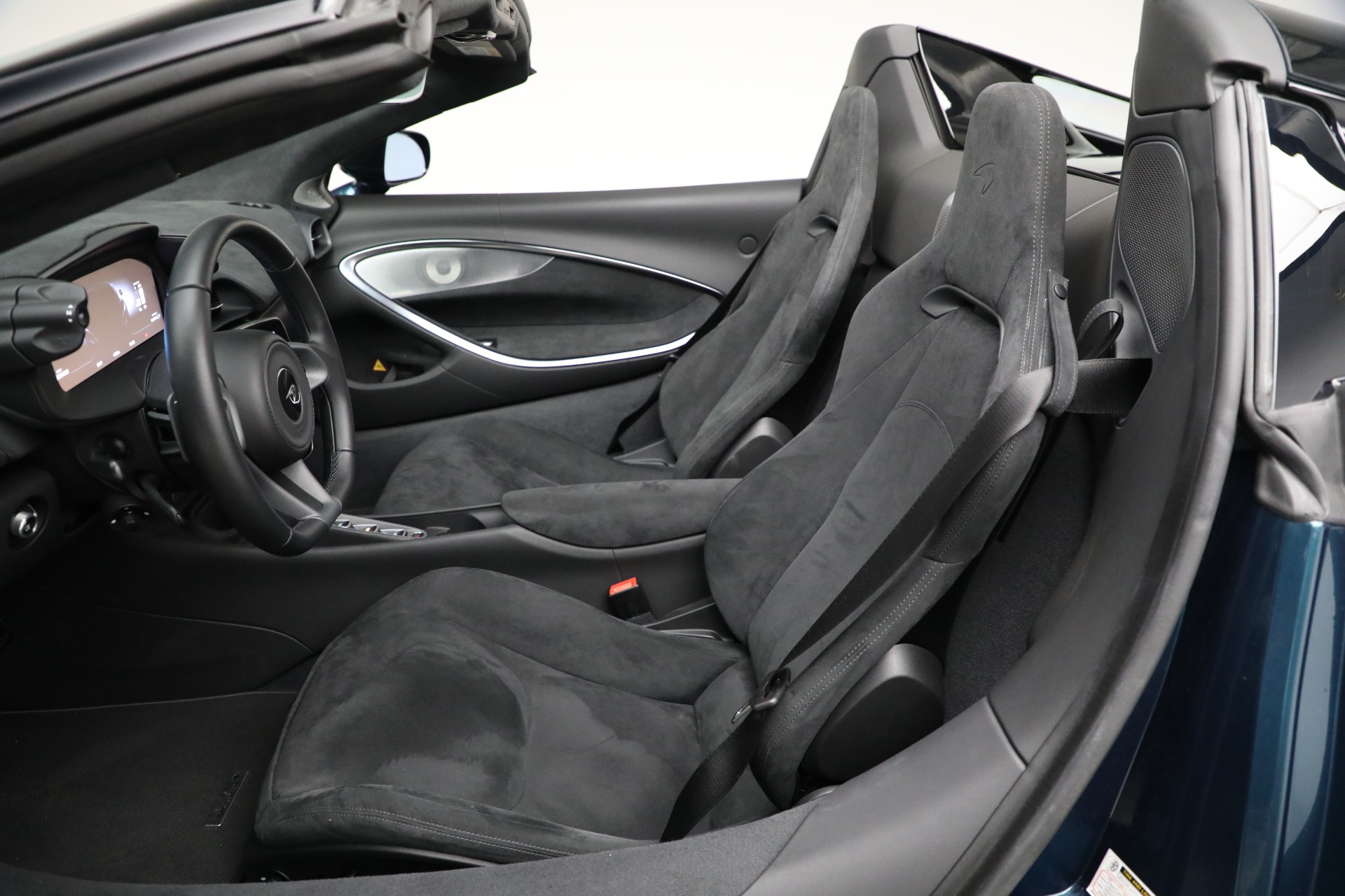 Used-2025-McLaren-Artura-Spider