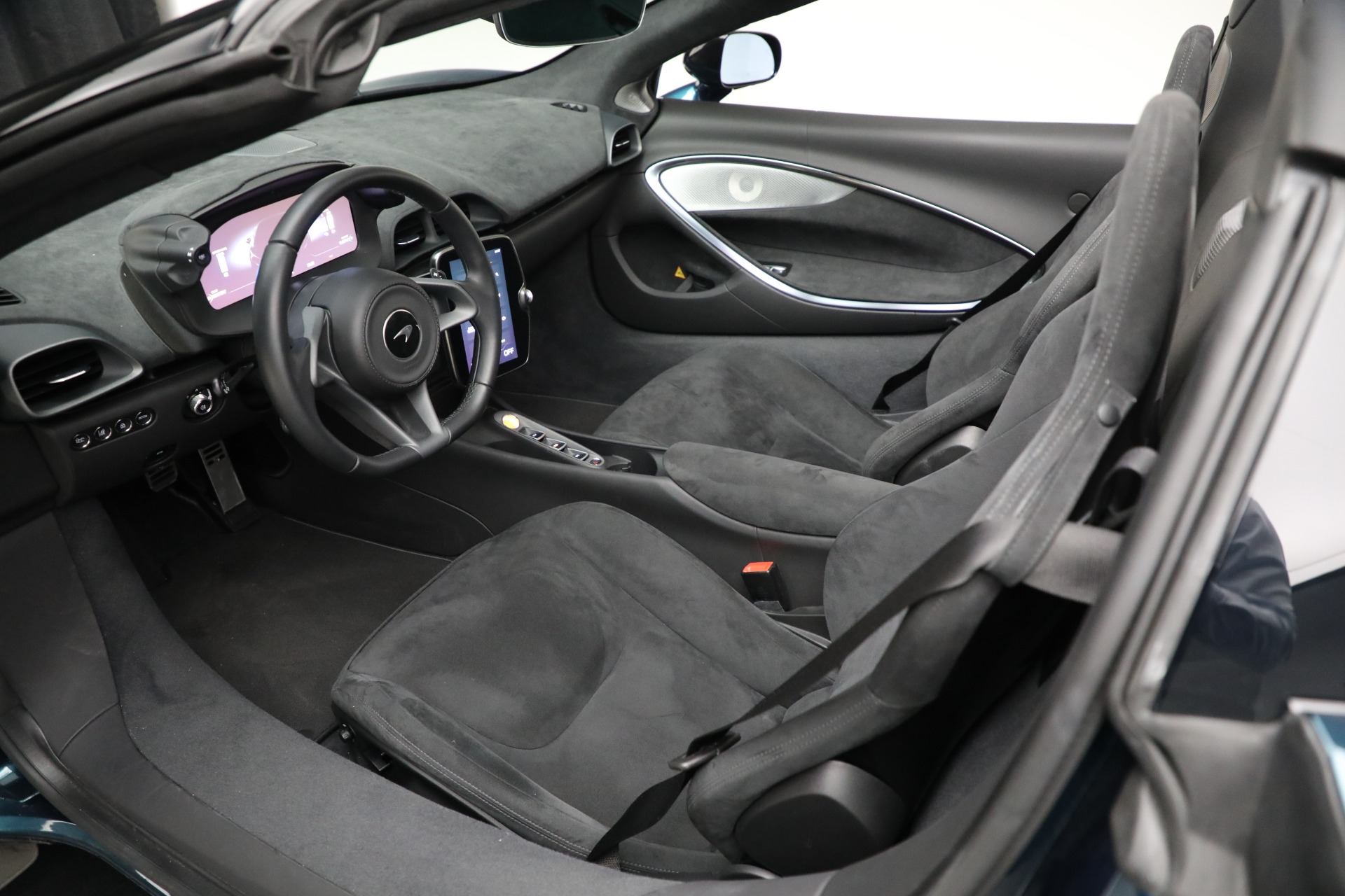 Used-2025-McLaren-Artura-Spider