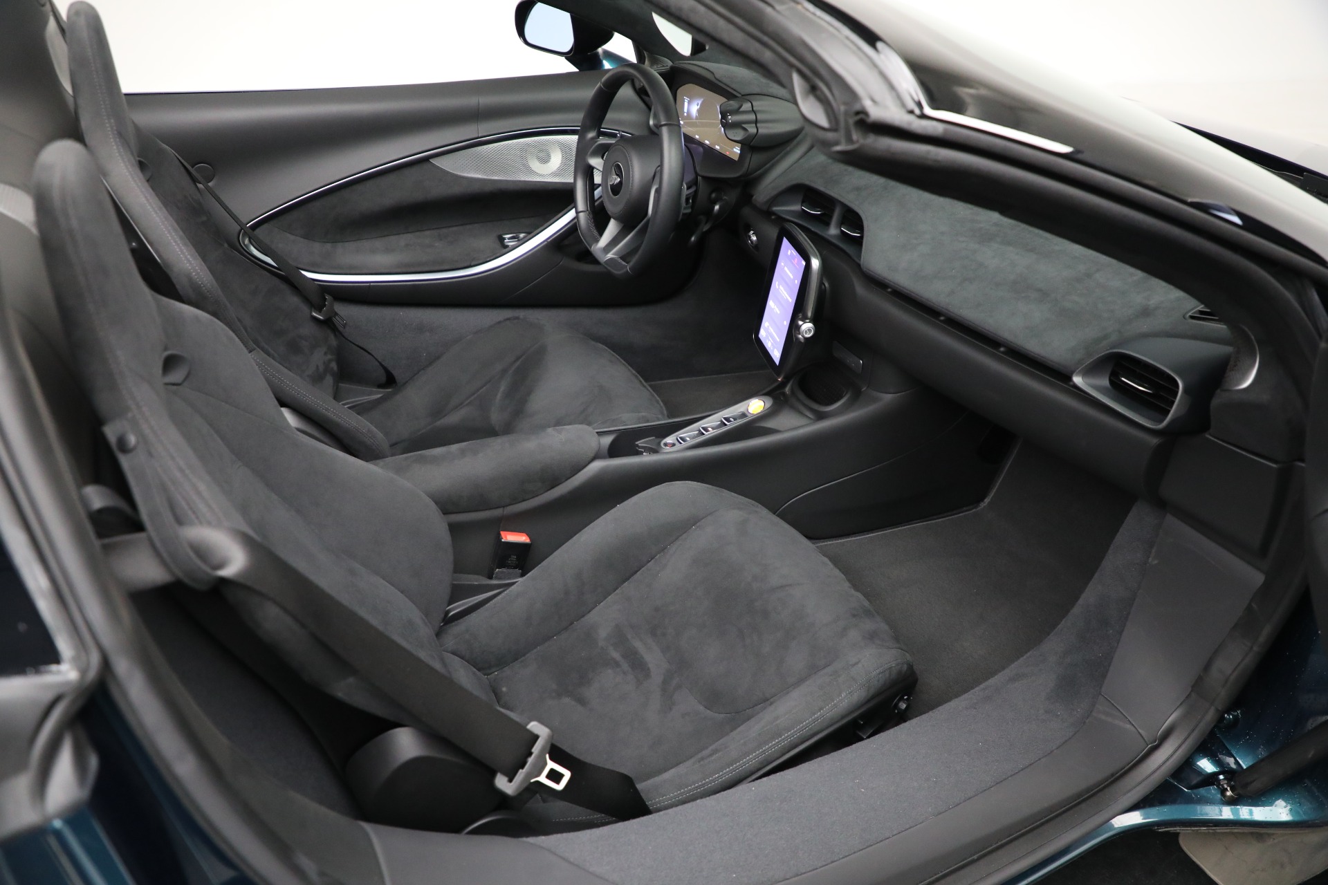 Used-2025-McLaren-Artura-Spider