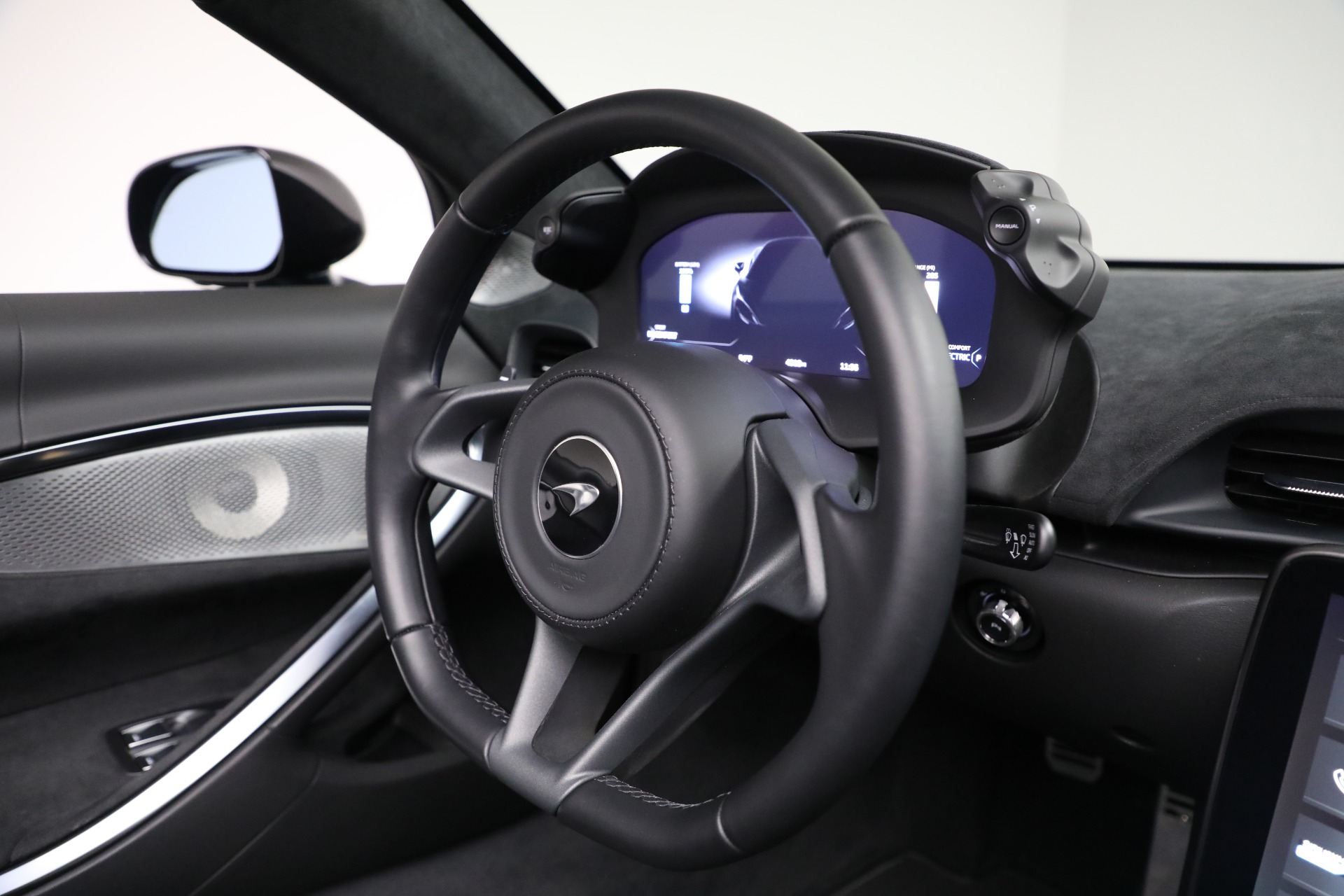 Used-2025-McLaren-Artura-Spider