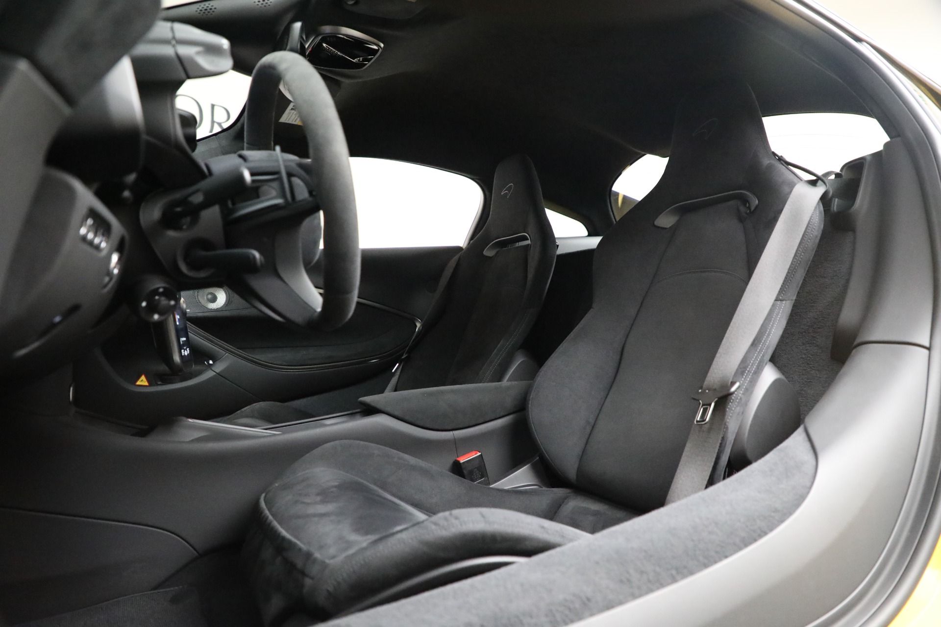 Used-2024-McLaren-Artura