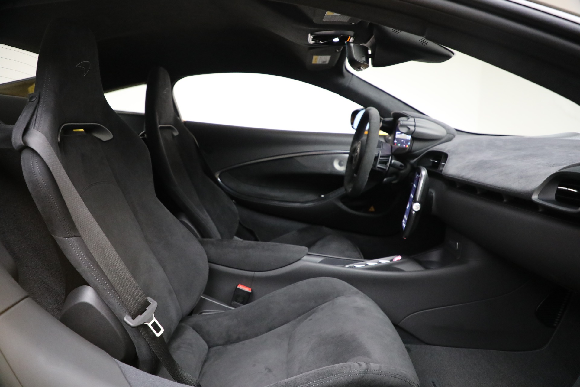 Used-2024-McLaren-Artura