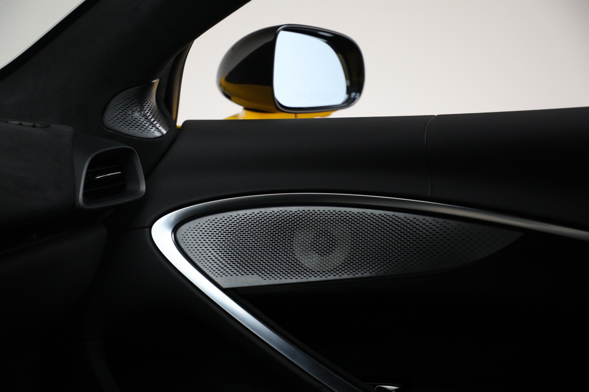 Used-2024-McLaren-Artura