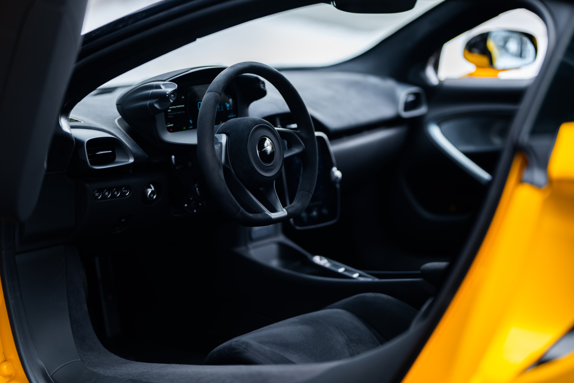 Used-2024-McLaren-Artura