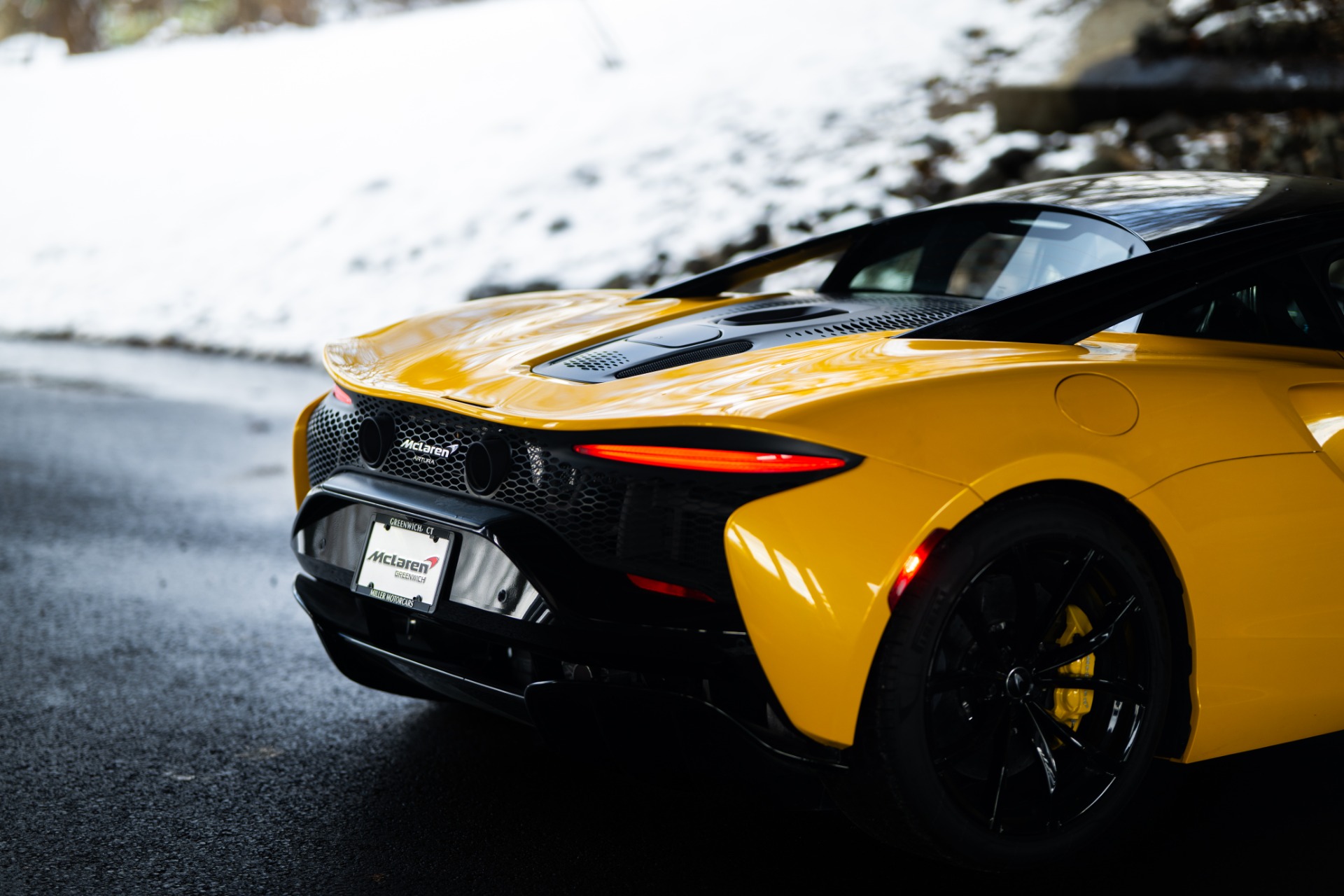 Used-2024-McLaren-Artura
