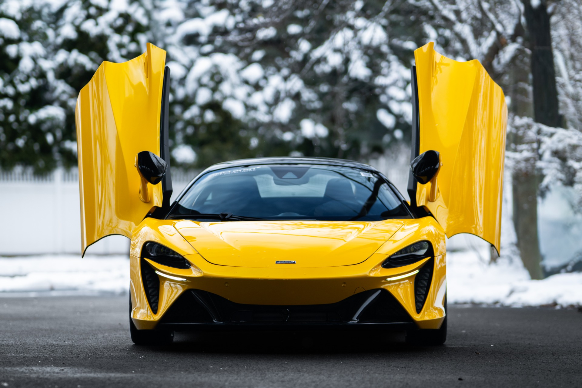 Used-2024-McLaren-Artura