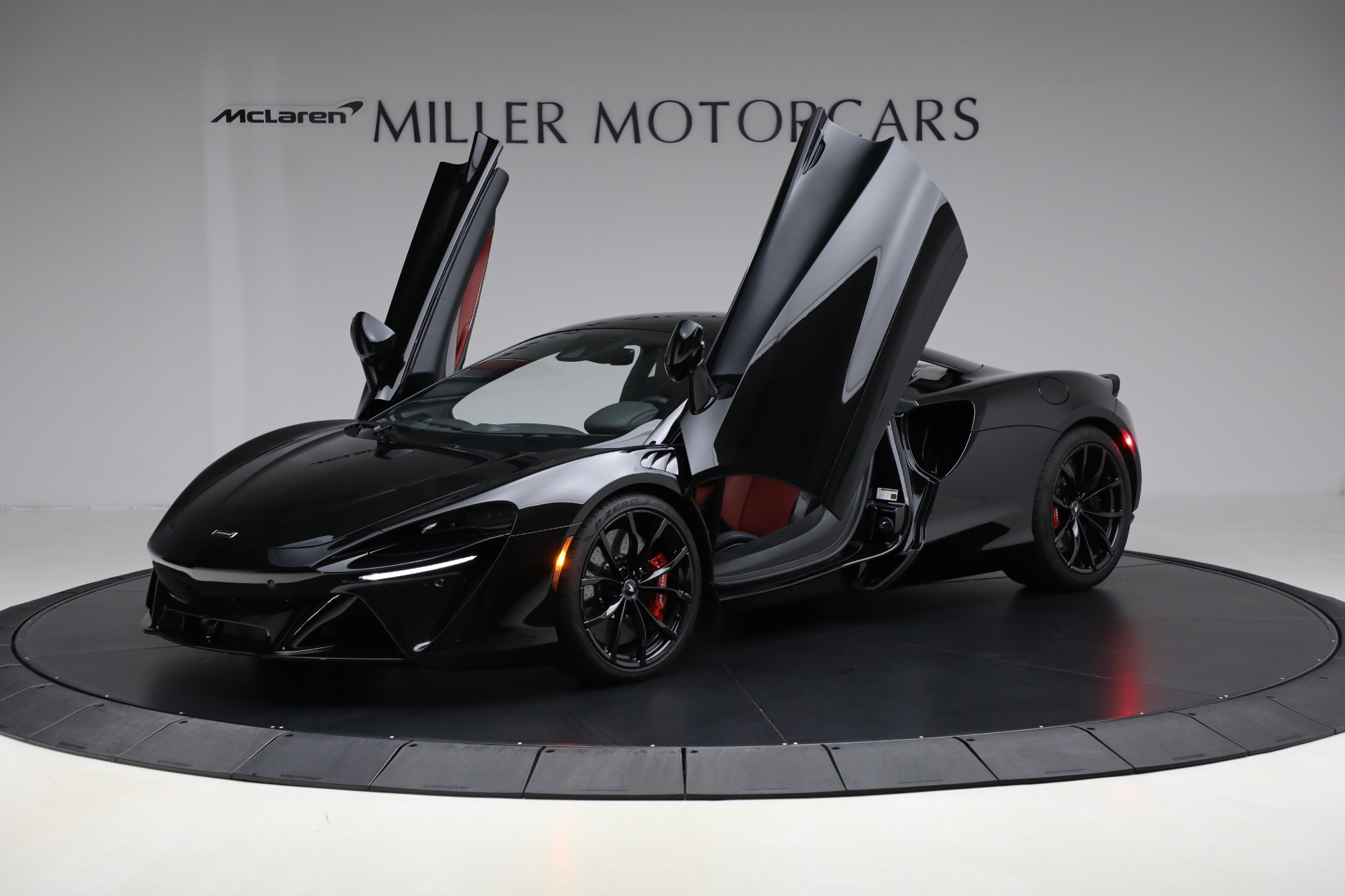 Used-2024-McLaren-Artura-TechLux