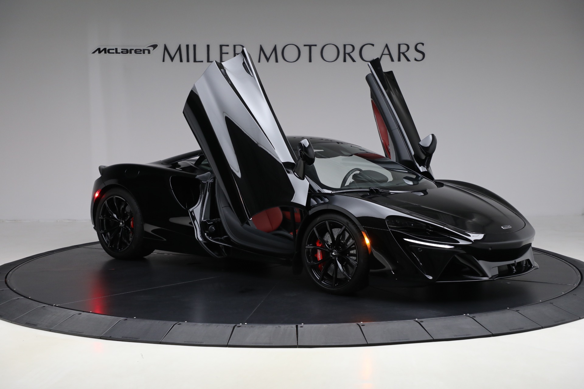 Used-2024-McLaren-Artura-TechLux
