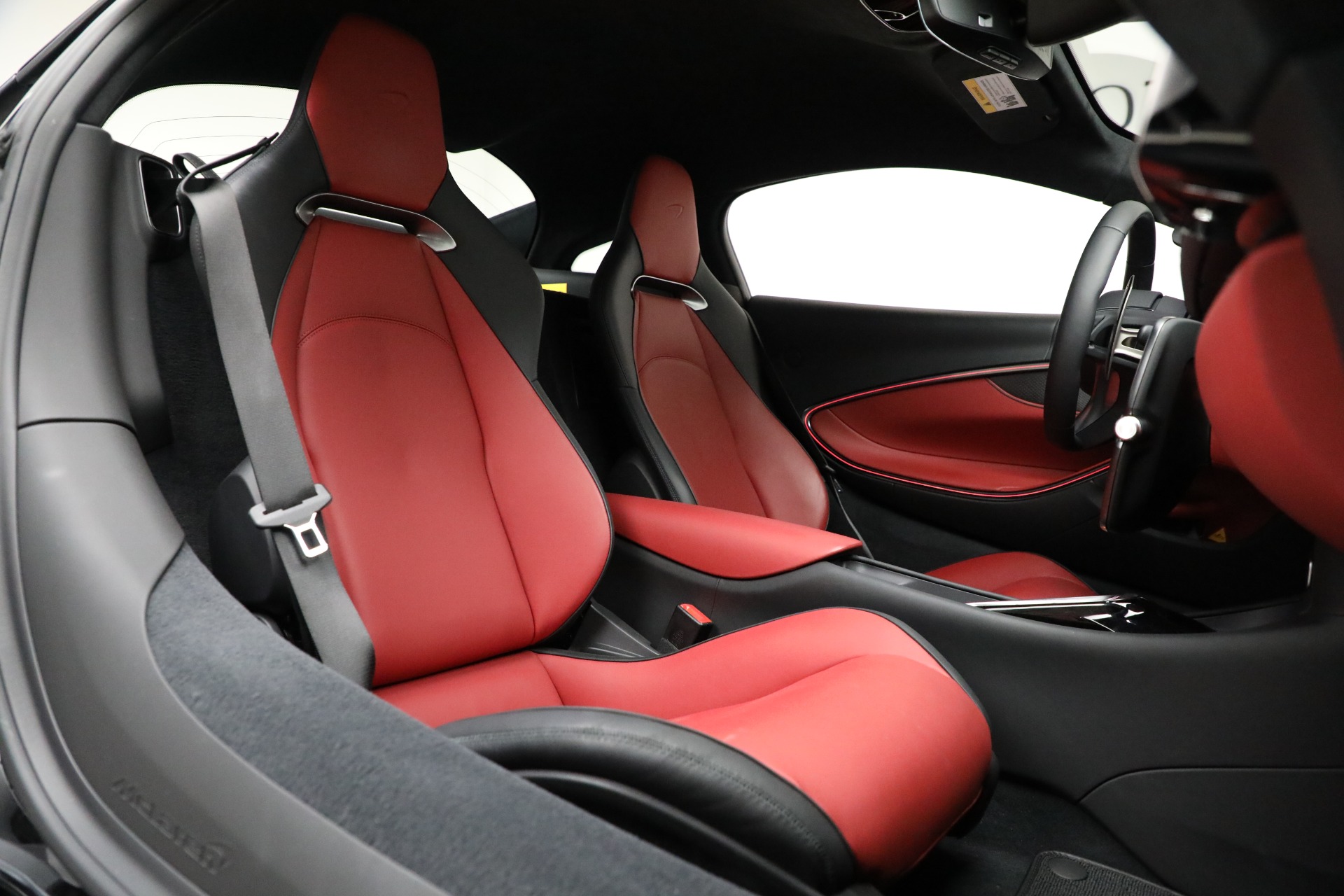 Used-2024-McLaren-Artura-TechLux