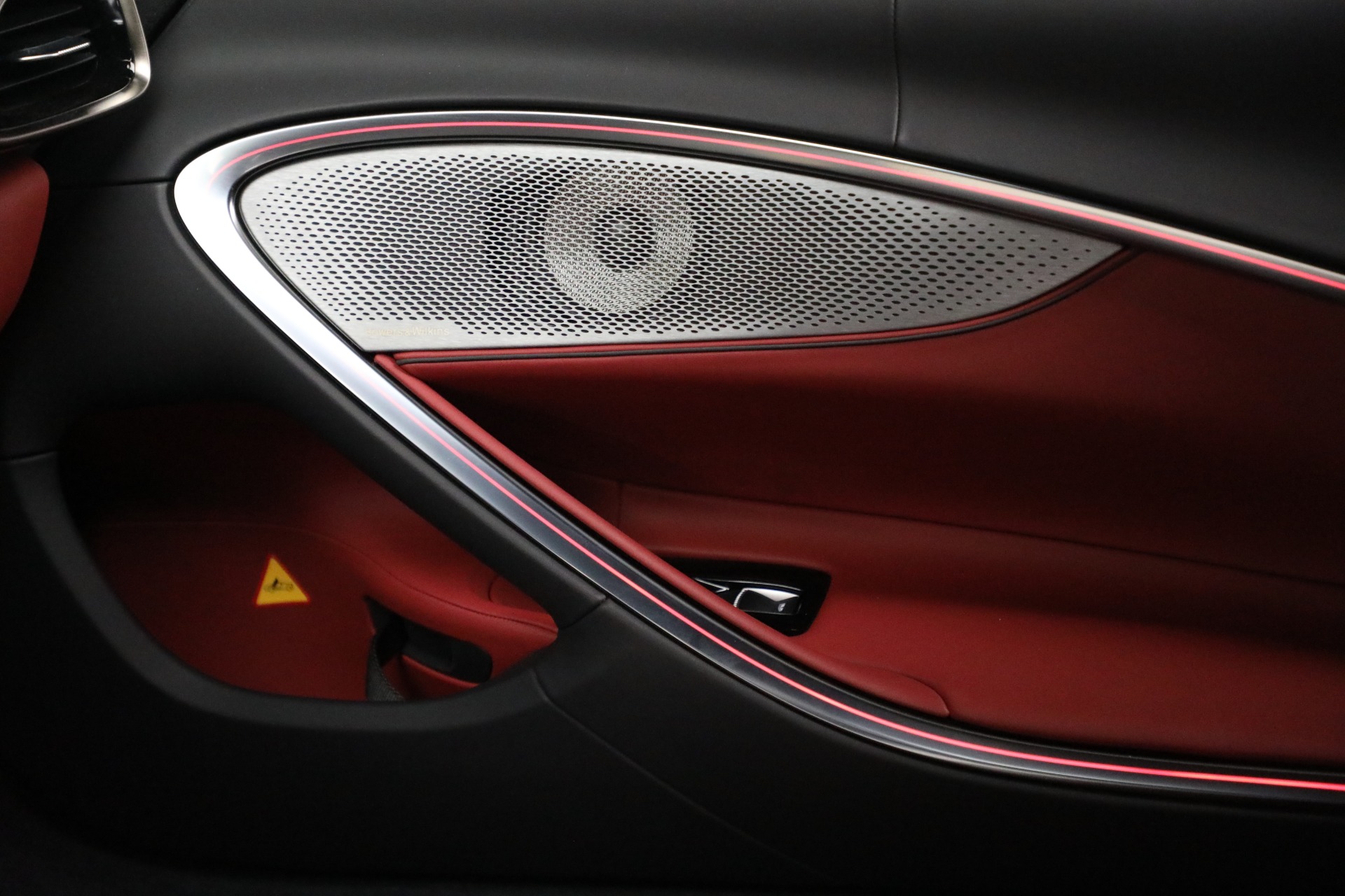 Used-2024-McLaren-Artura-TechLux