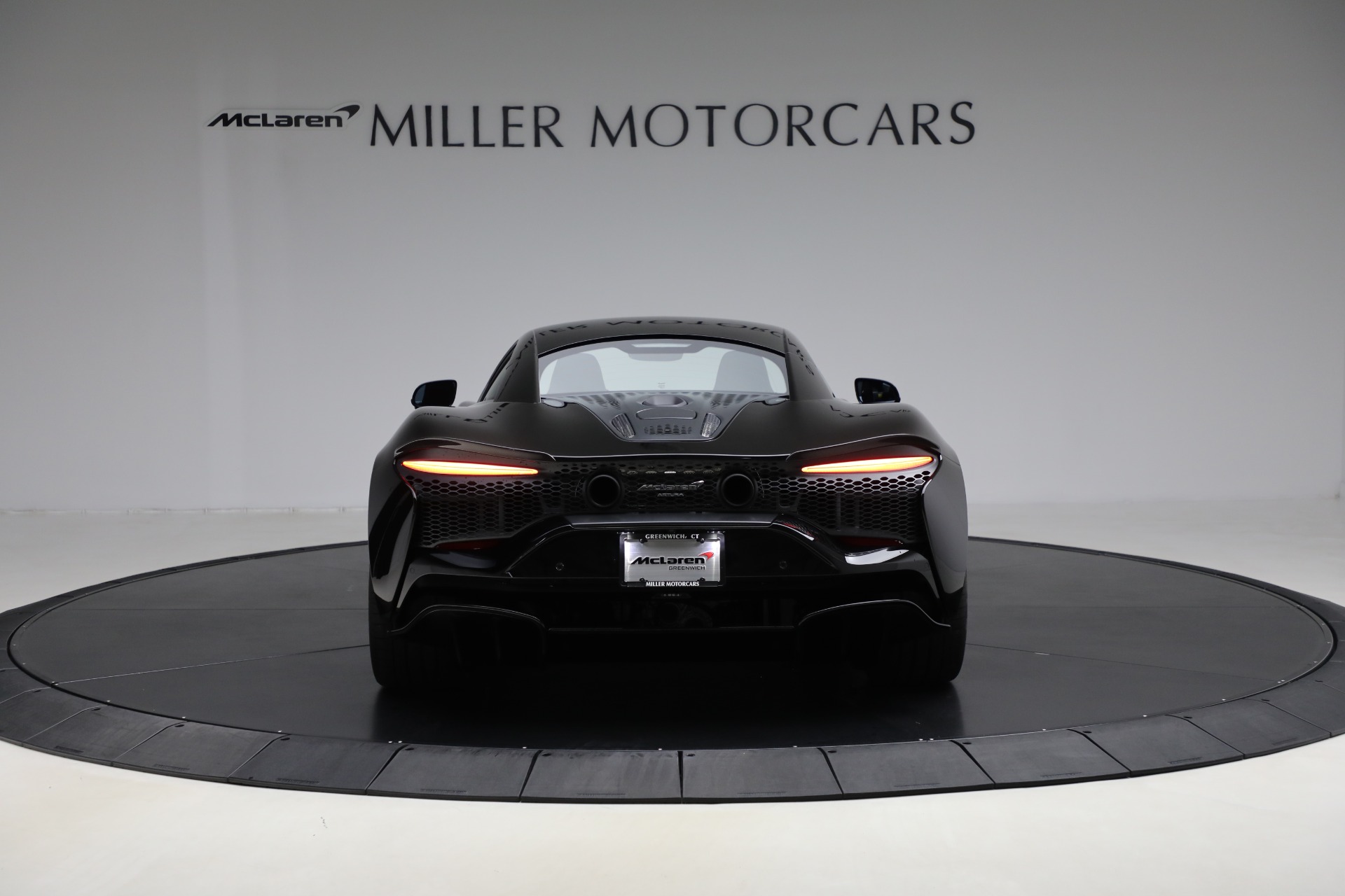 Used-2024-McLaren-Artura-TechLux