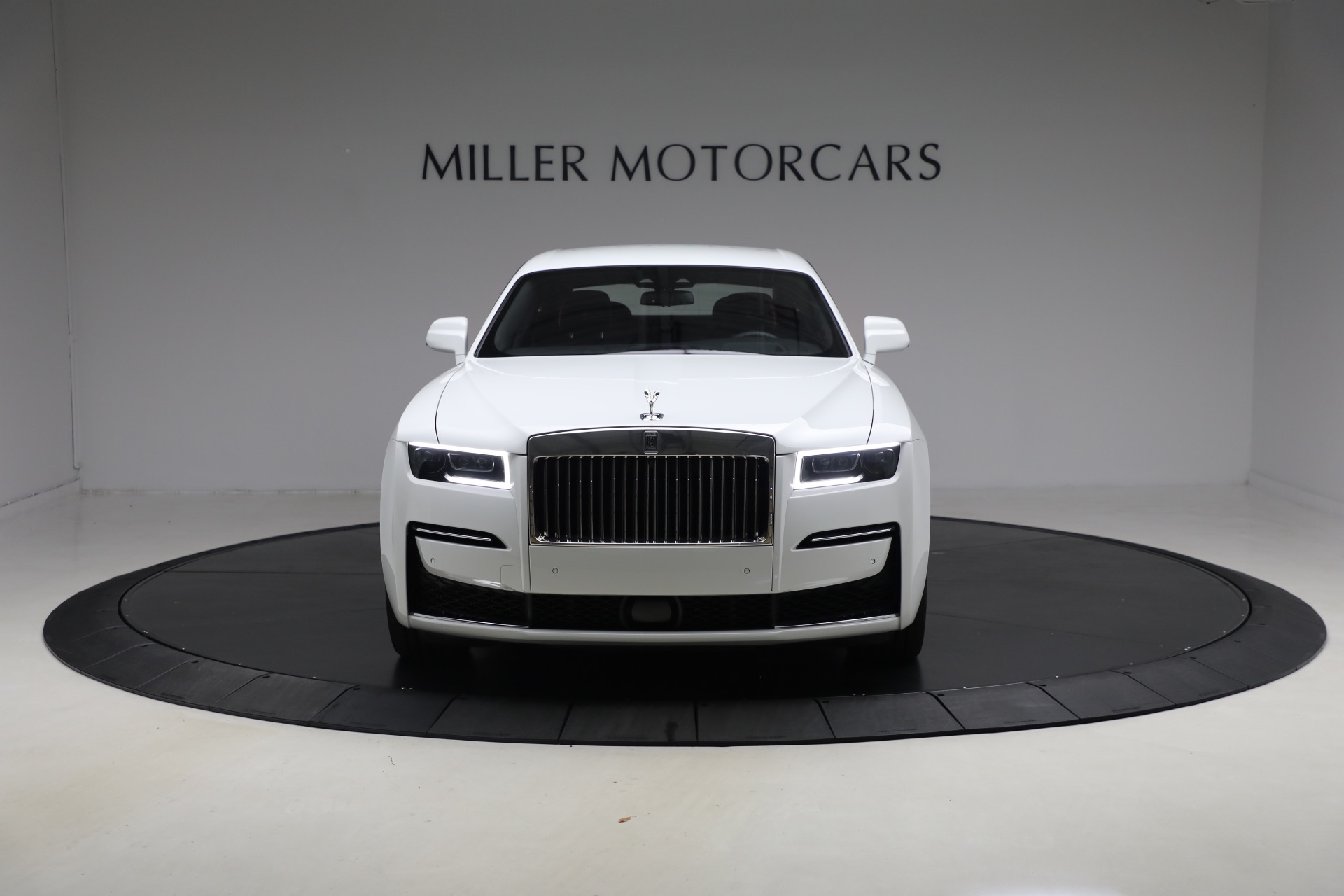 Used-2023-Rolls-Royce-Ghost