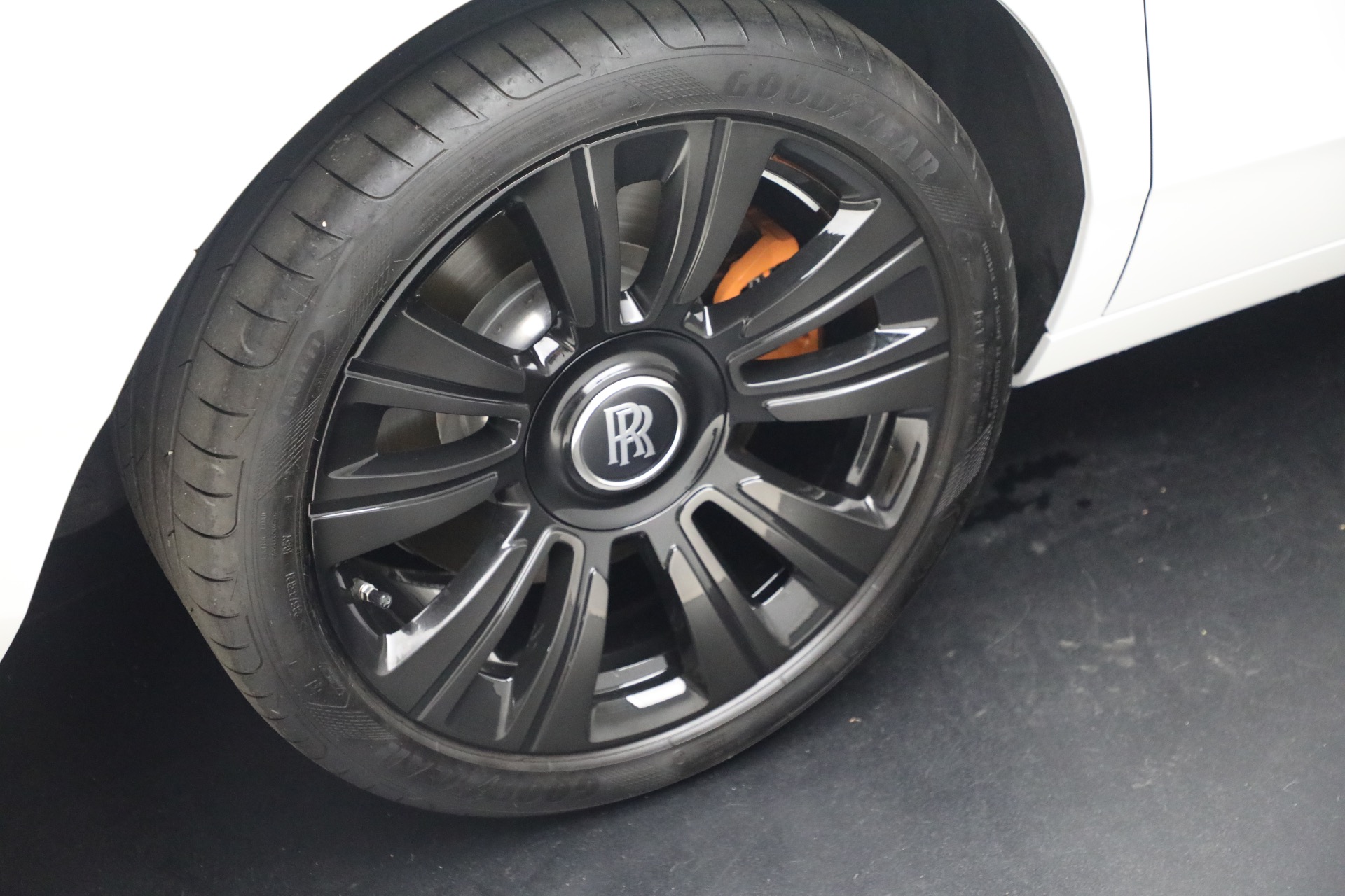 Used-2023-Rolls-Royce-Ghost