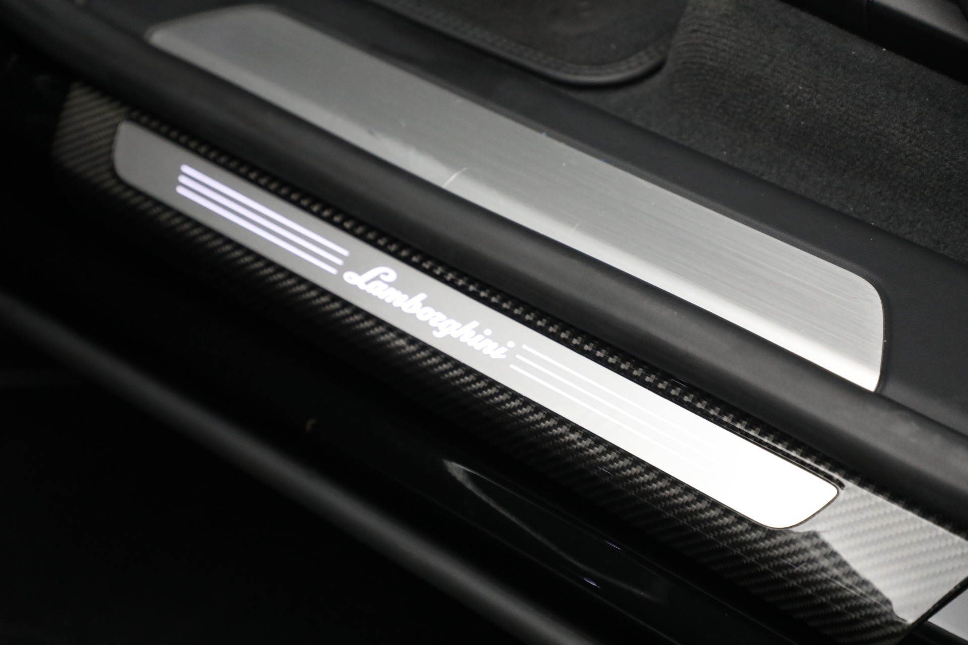 Used-2022-Lamborghini-Urus